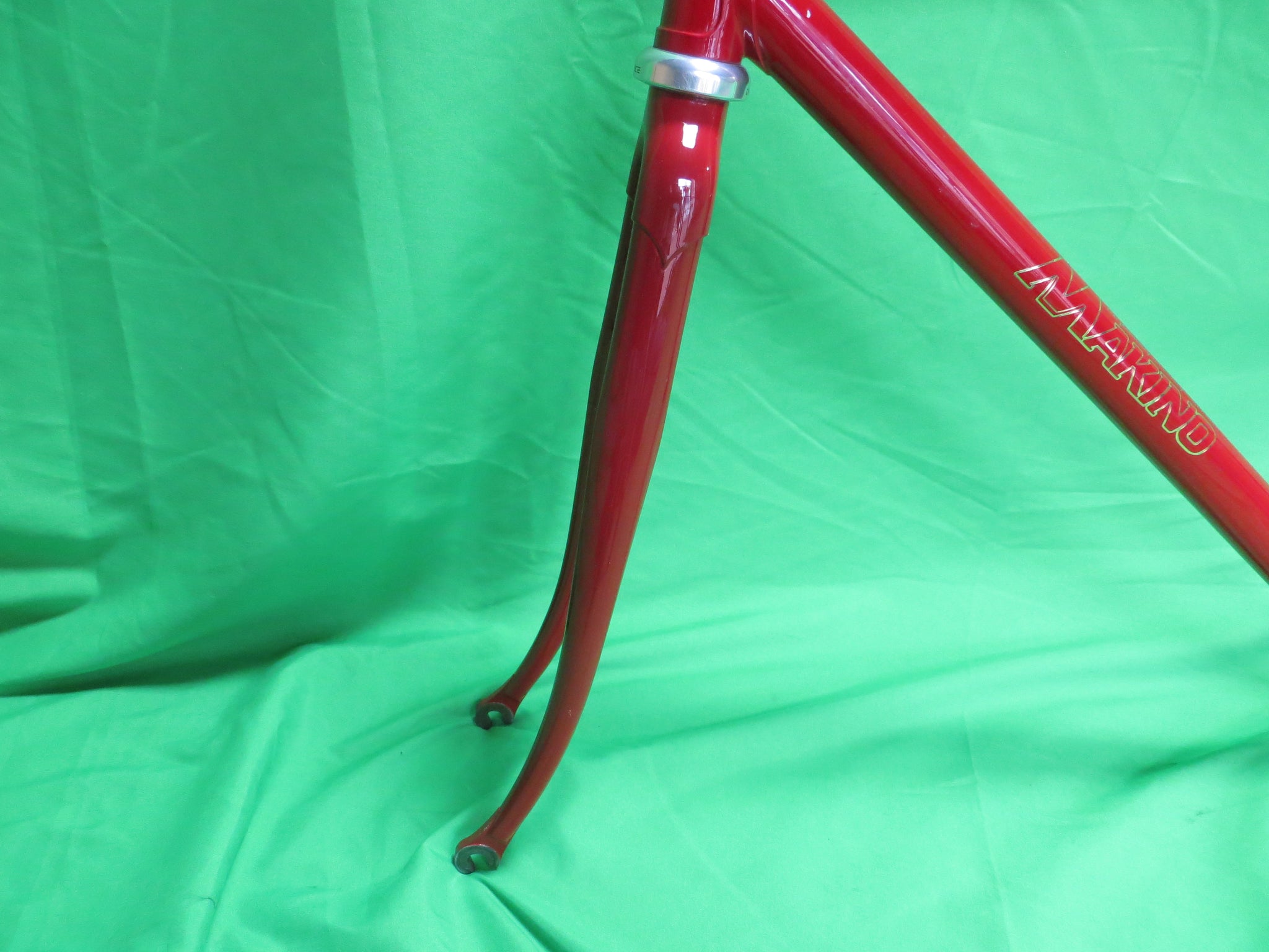 Makino Columbus Zona // Red Metallic // 53.5cm /240924 – NJS EXPORT