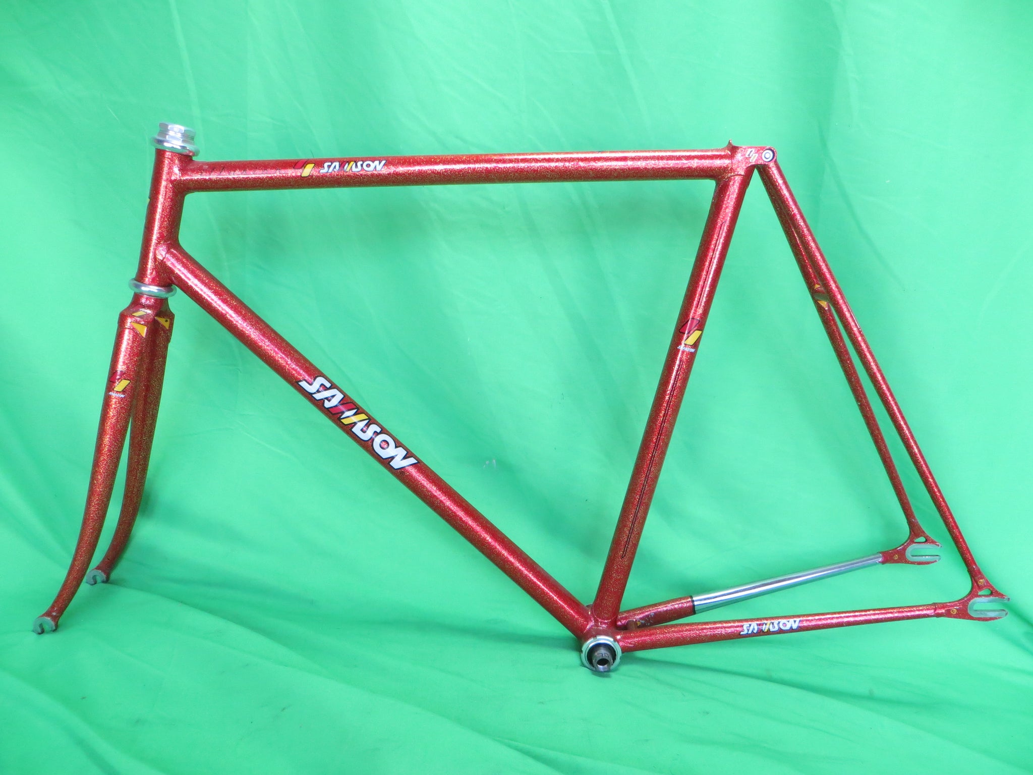 SAMSON Illusion // Red with Gold Flake // 54.5cm
