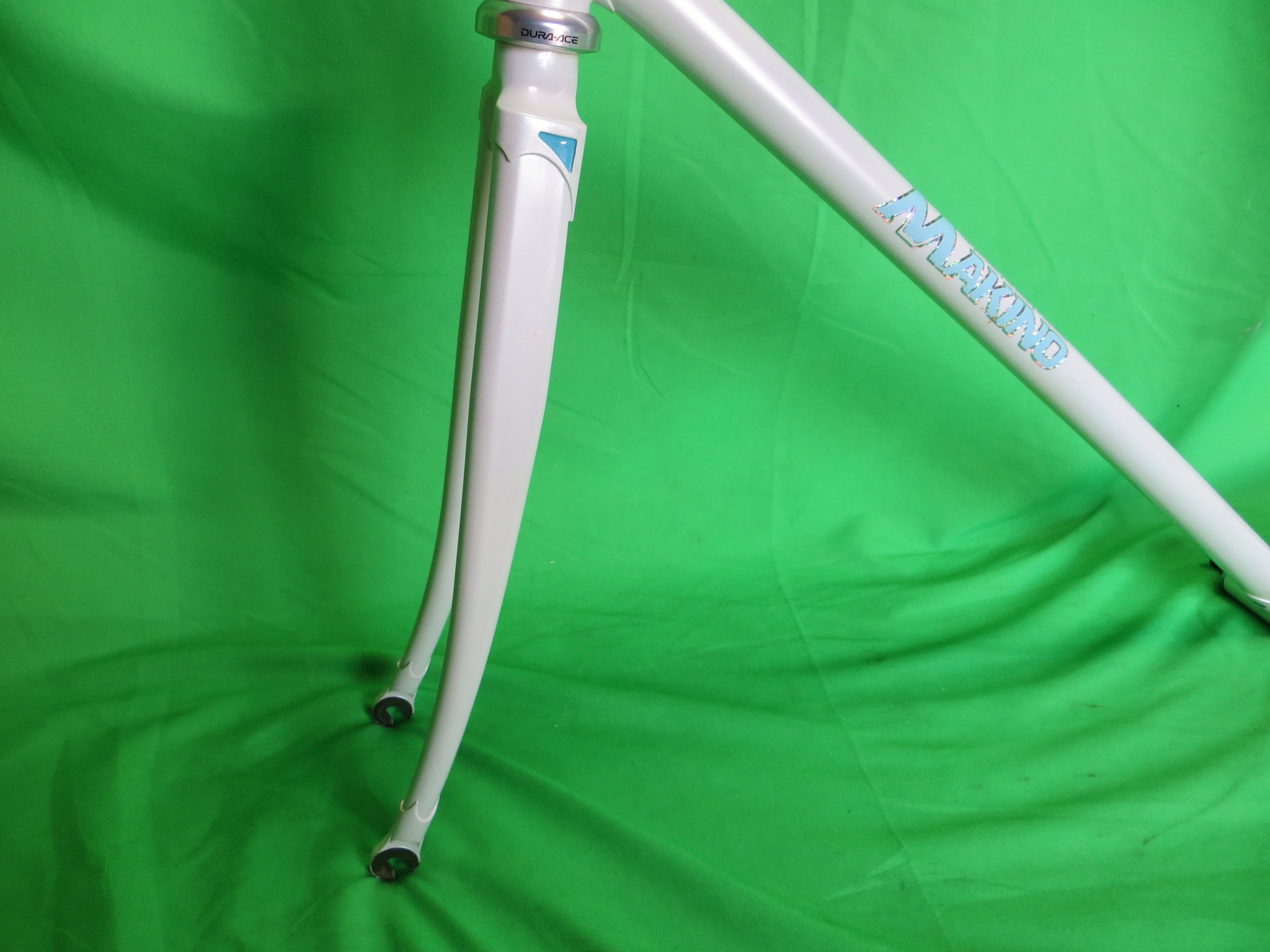 MAKINO // White // 52.5cm – NJS EXPORT