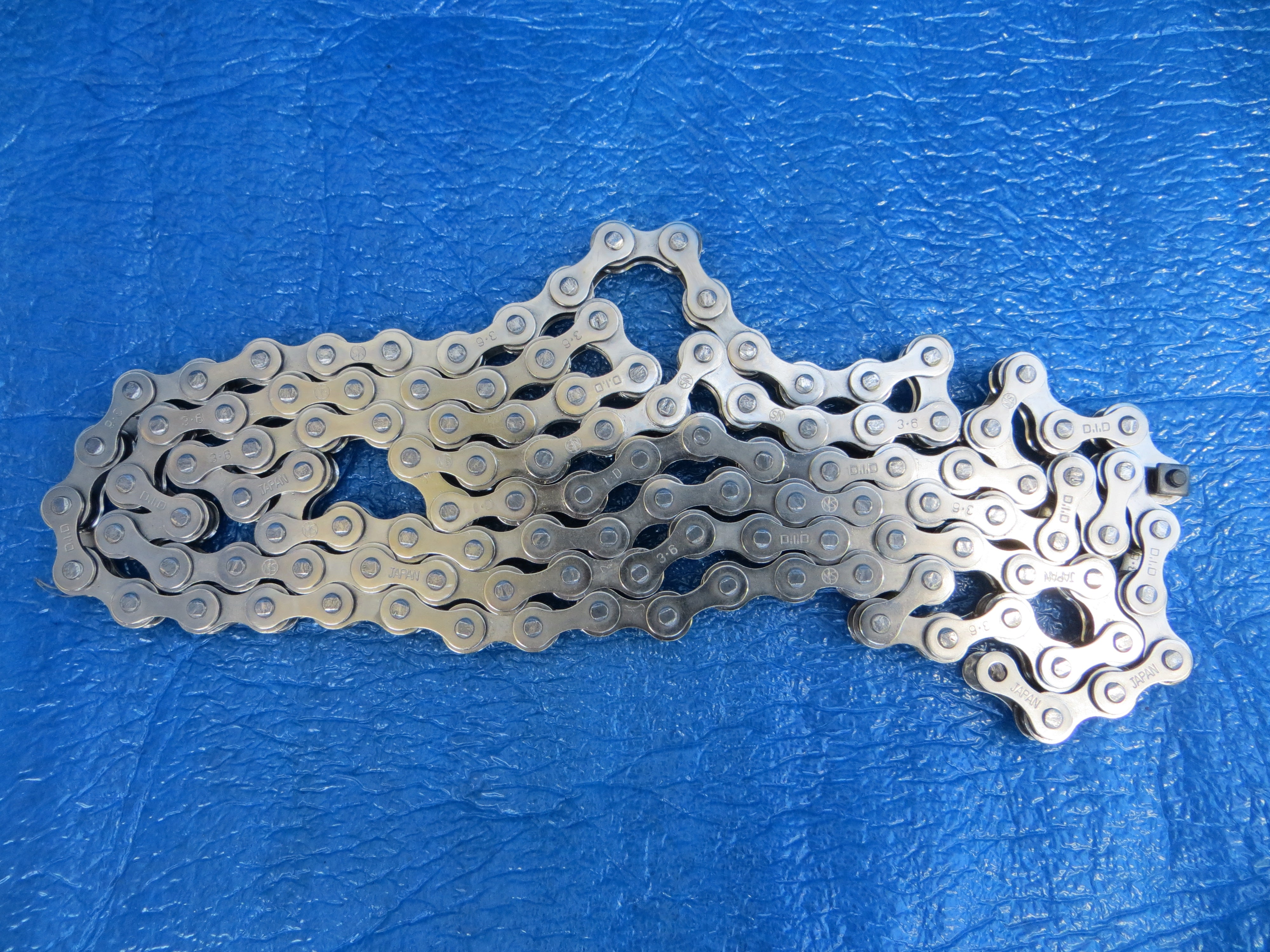 Daido D.I.D NJS Silver Chain 1/8" 106links #2