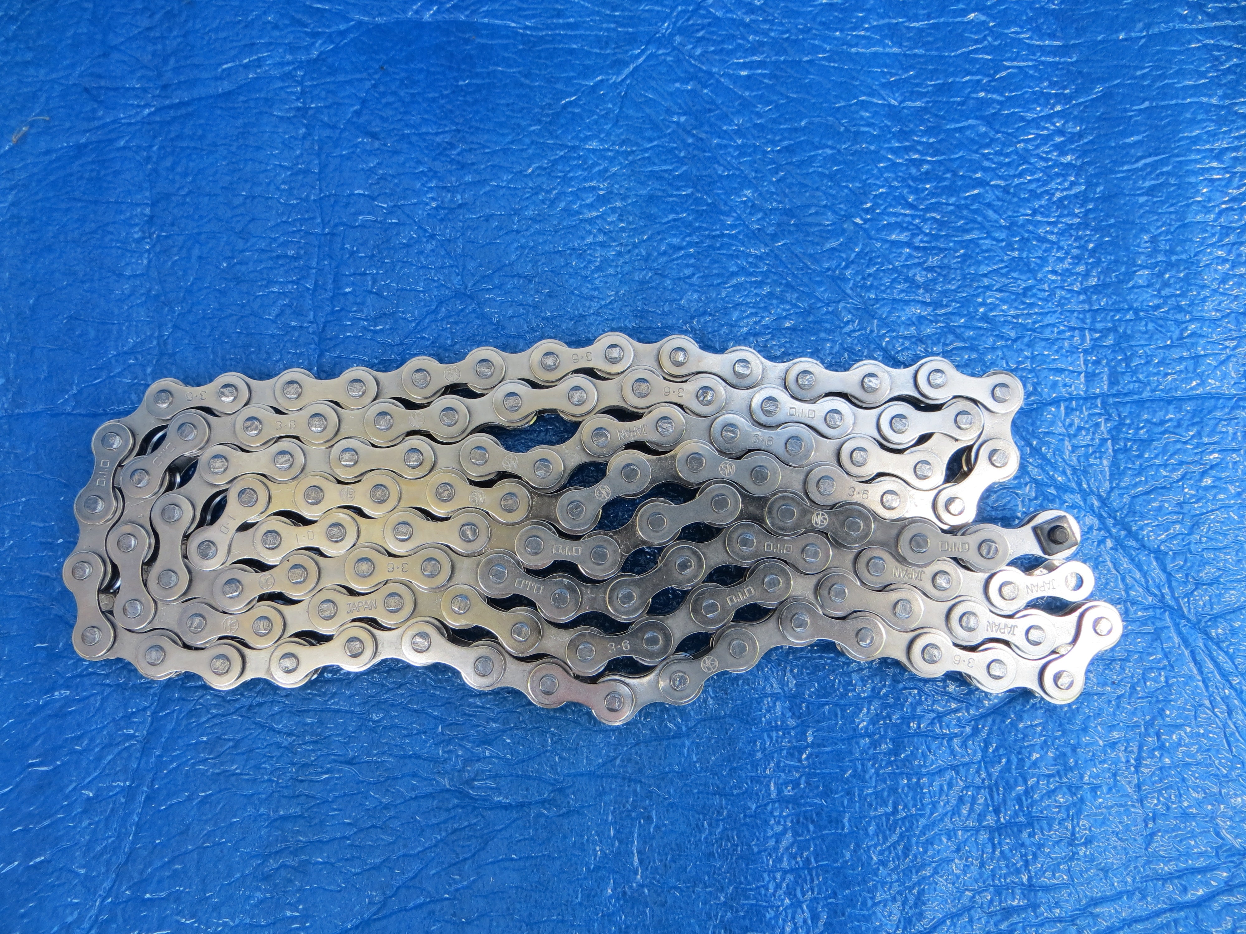 Daido D.I.D NJS Silver Chain 1/8" 106links #4