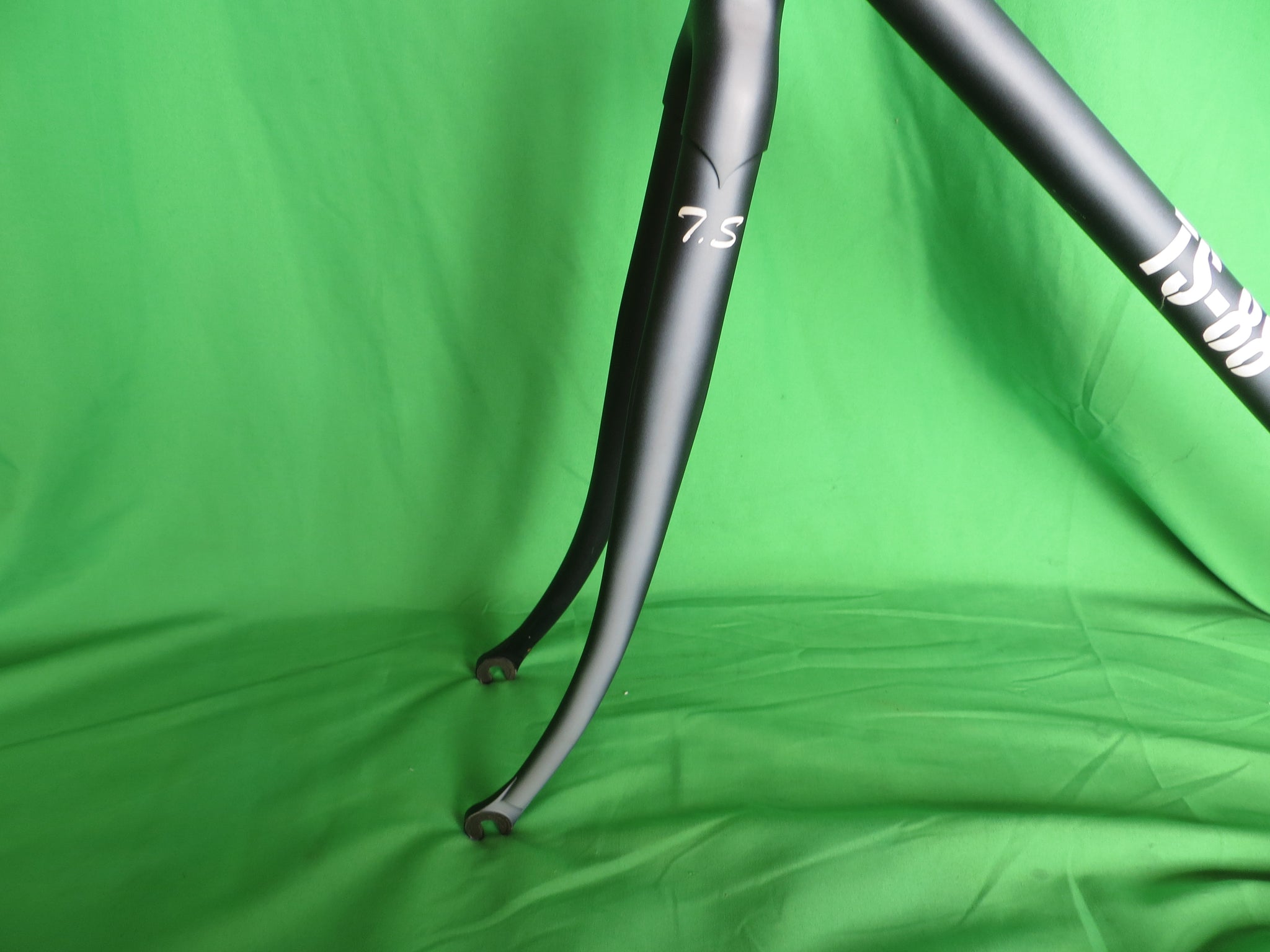 Makino Kaisei Ultima R // Matte Black with White Fade // 51.5cm