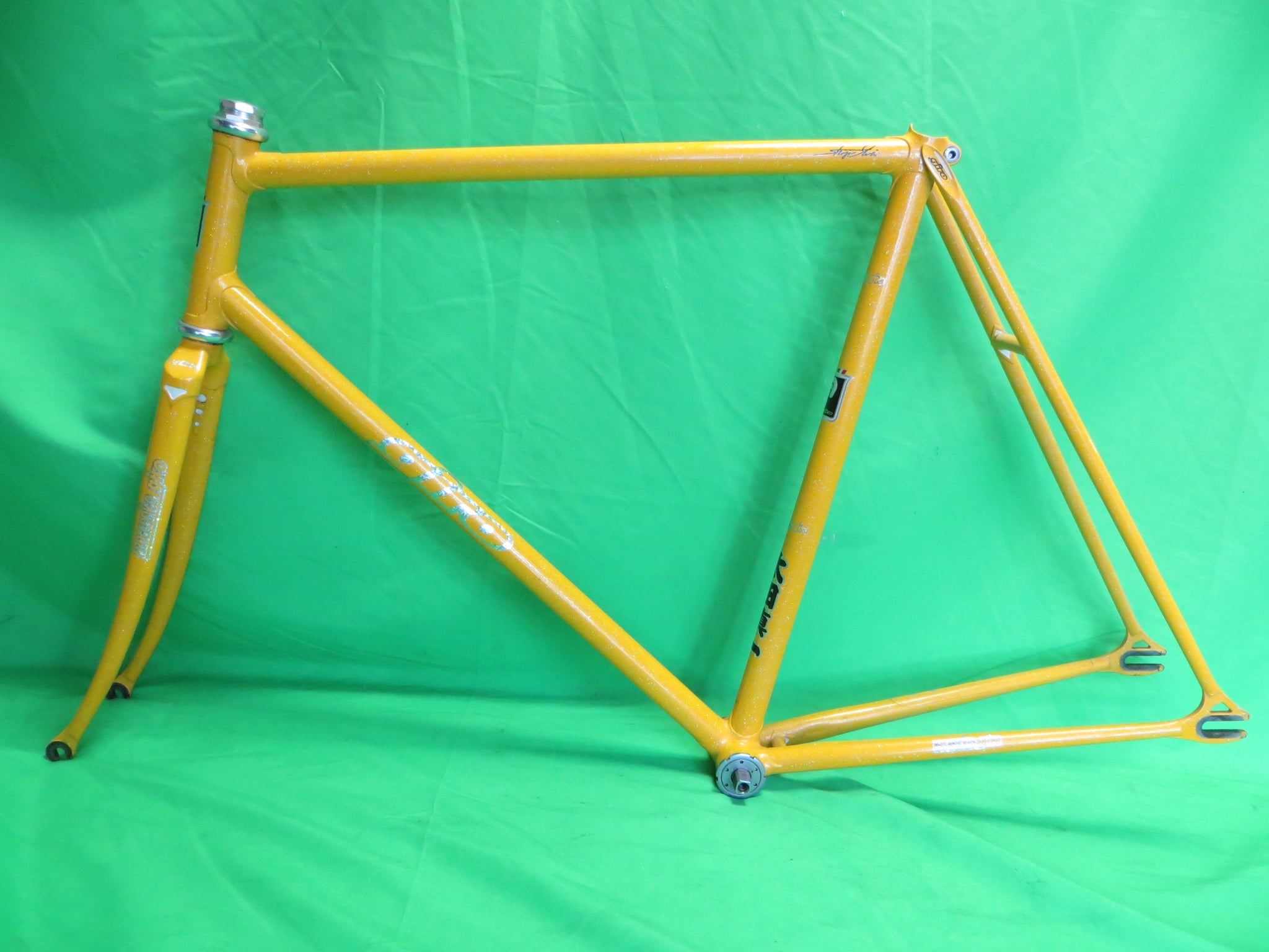 Giro // Yellow with Rainbow Flake // 55cm
