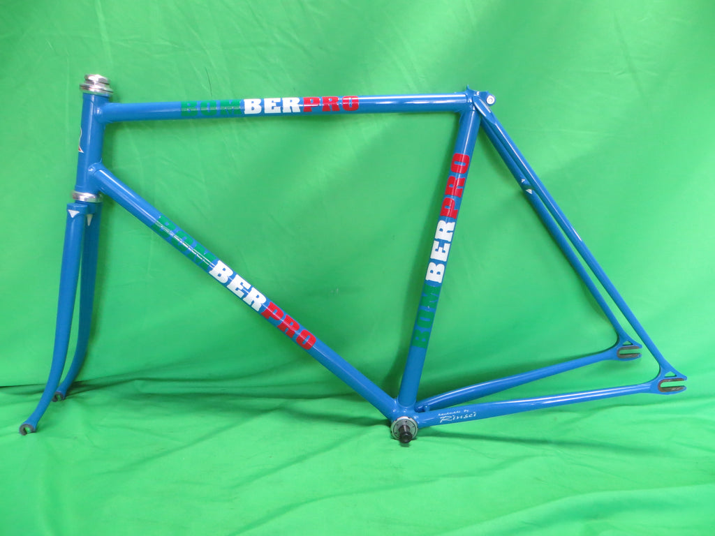 Bomber Pro // Blue // 52cm