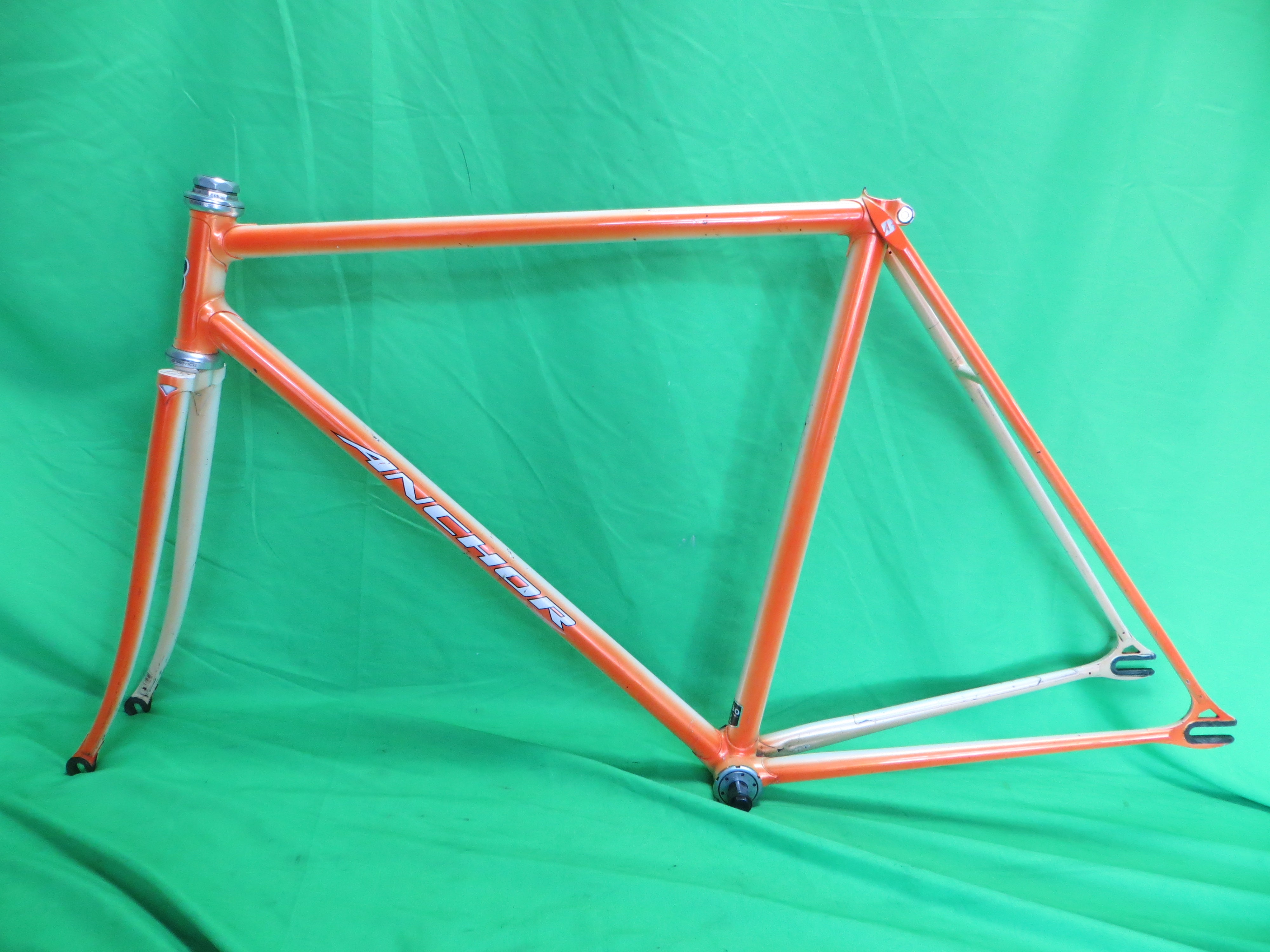 Anchor Kaisei 8630R // Orange White Fade // 51cm
