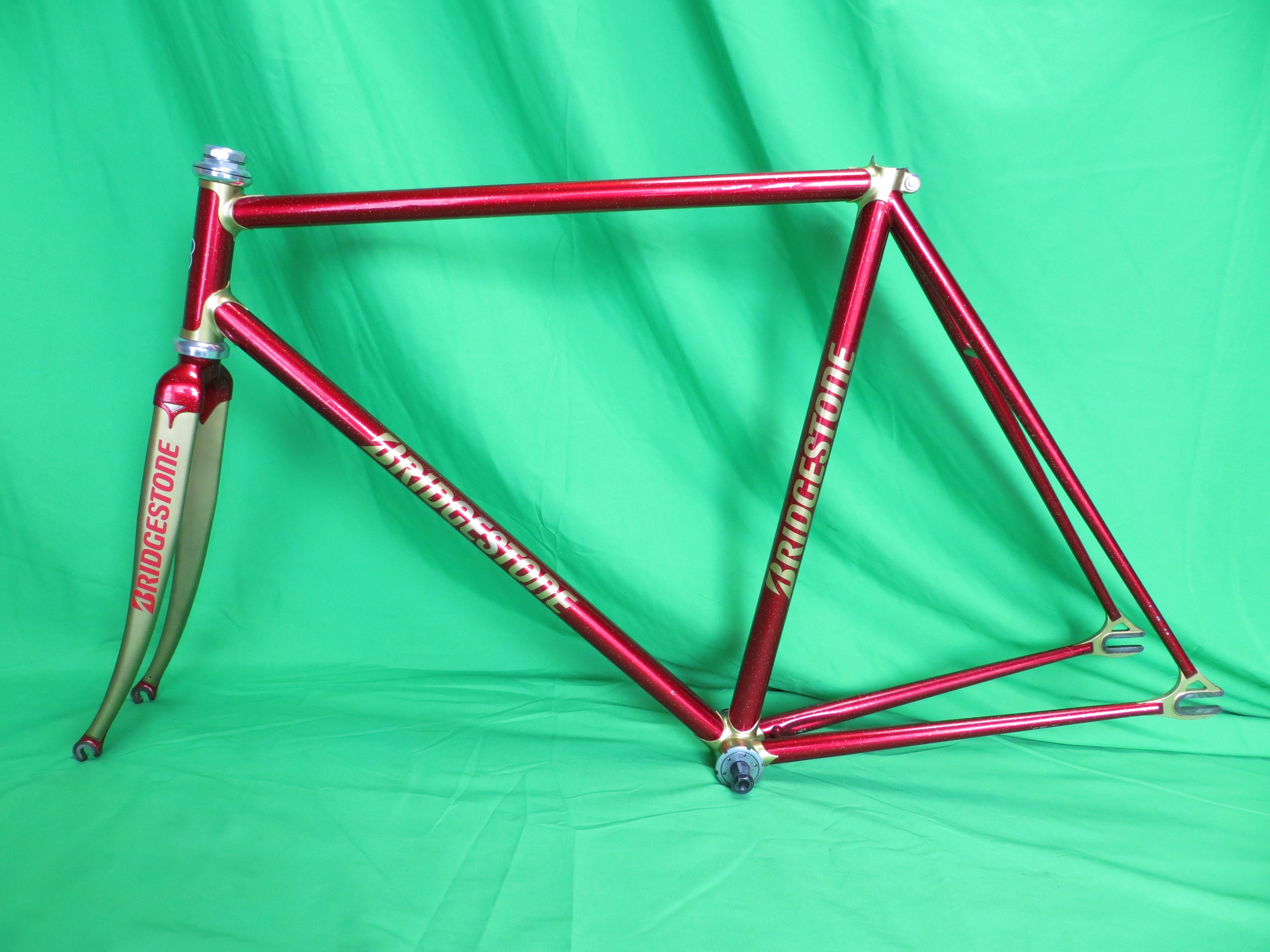 BRIDGESTONE Columbus Max Fork // Red / Gold Lugs with Gold Flake // 53.5cm