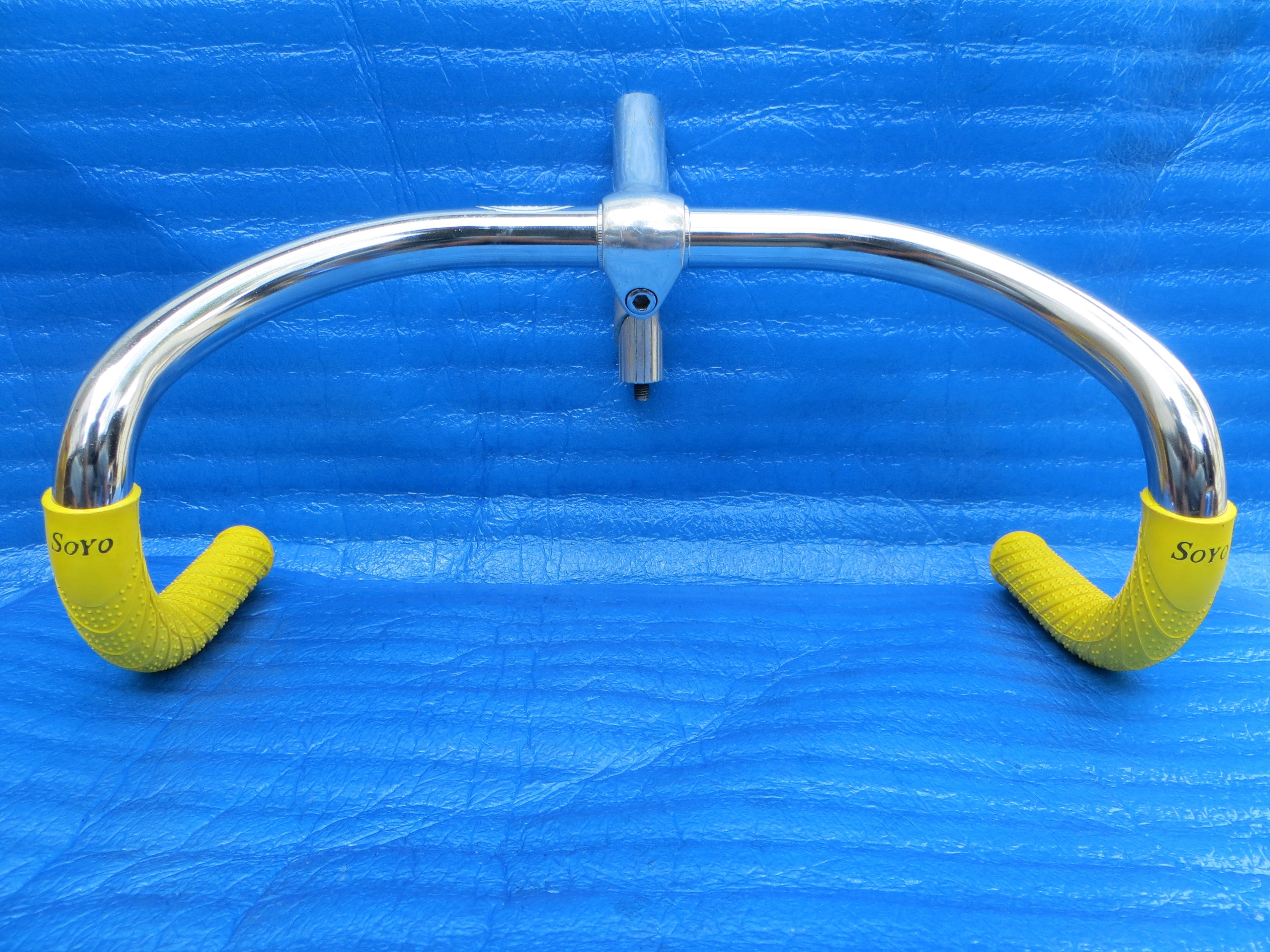 B125 370mm Steel NJS Handlebar, Nitto Jaguar 100mm/58 degree AA NJS Stem, Special Ordered Soyo Grips (25080305)