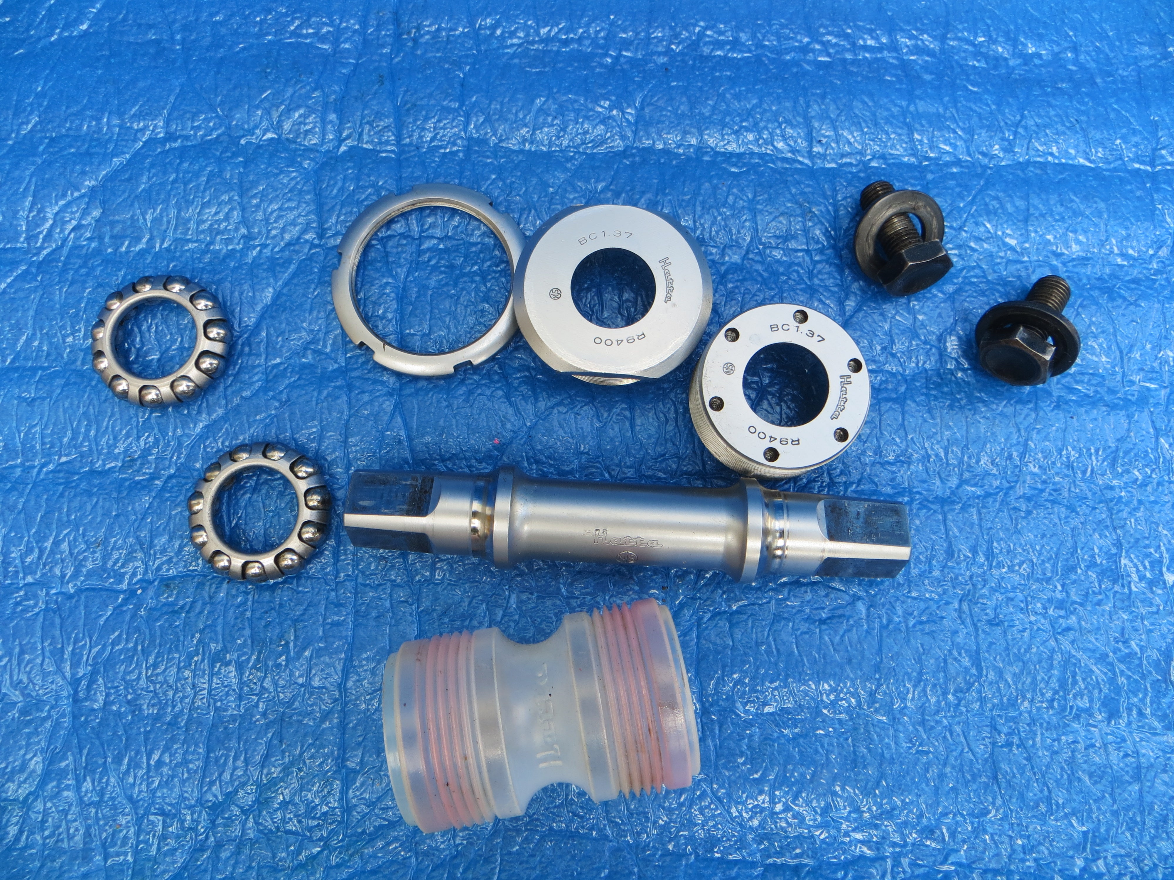 Hatta R9400 NJS Bottom Bracket (25080308)