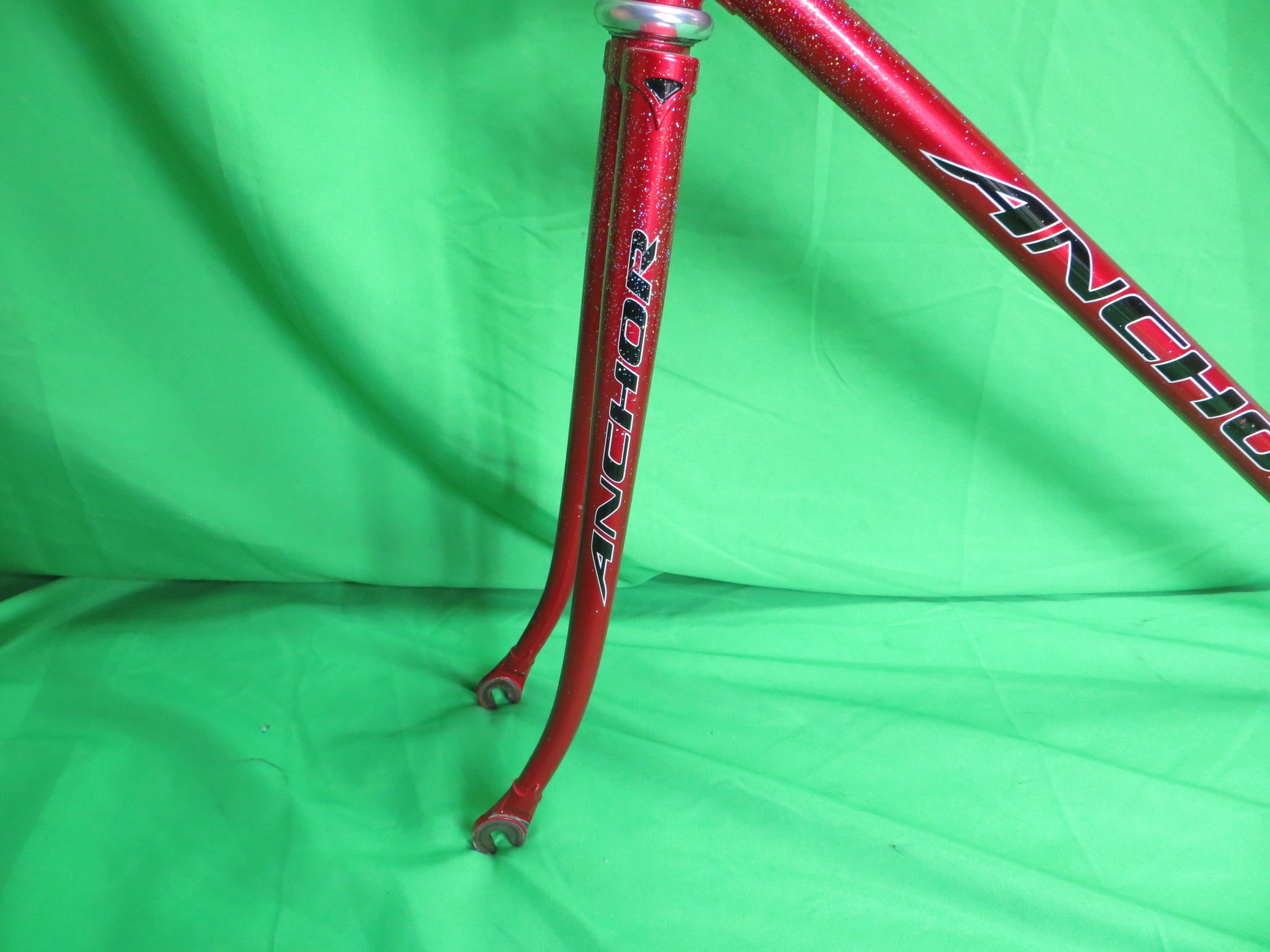 Anchor // Red Metallic with Rainbow Flake // 52cm – NJS EXPORT