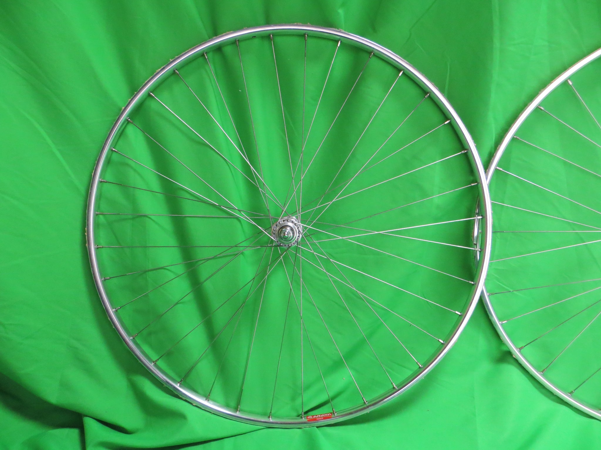 Araya Gold 16B NJS 700c Tubular NJS rims, Shimano Dura Ace HB-7710