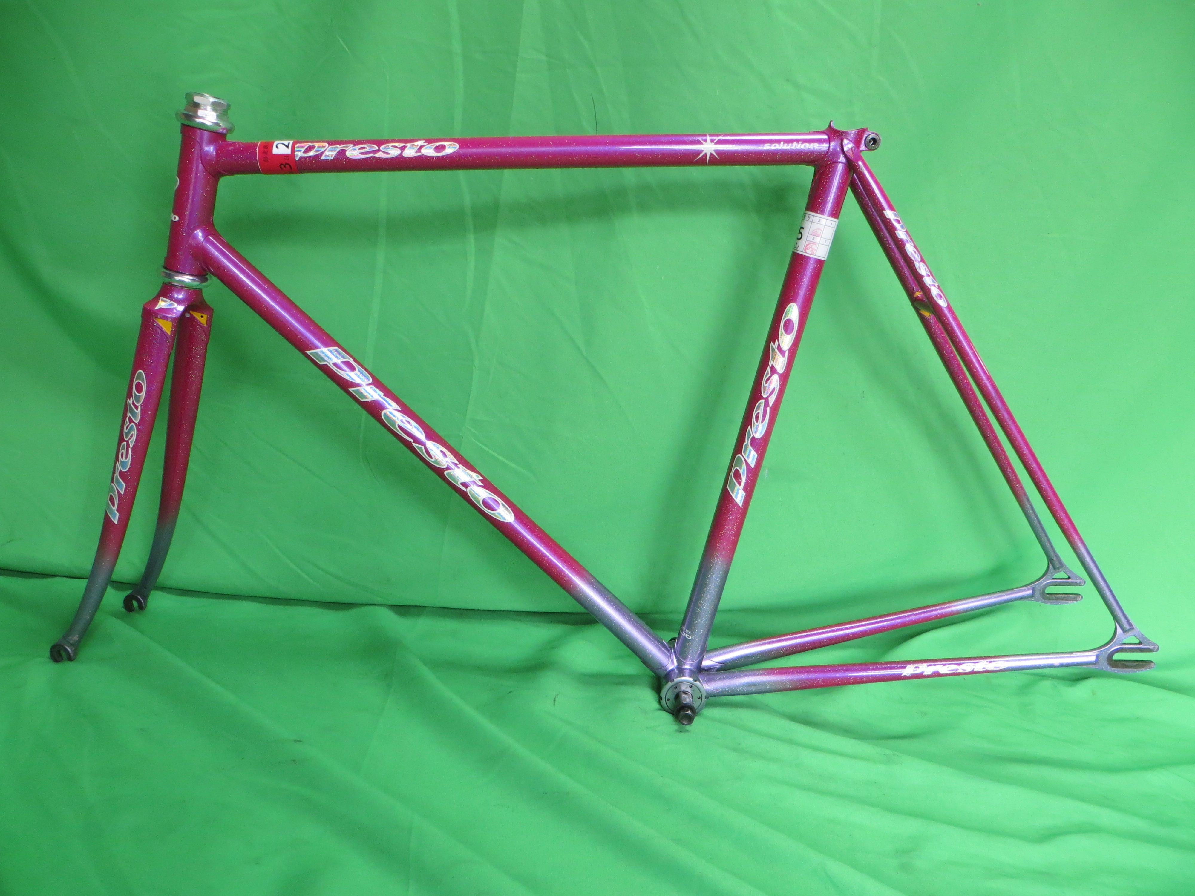 Presto // Ruby Metallic Light Purple Fade with Rainbow Flake // 52cm