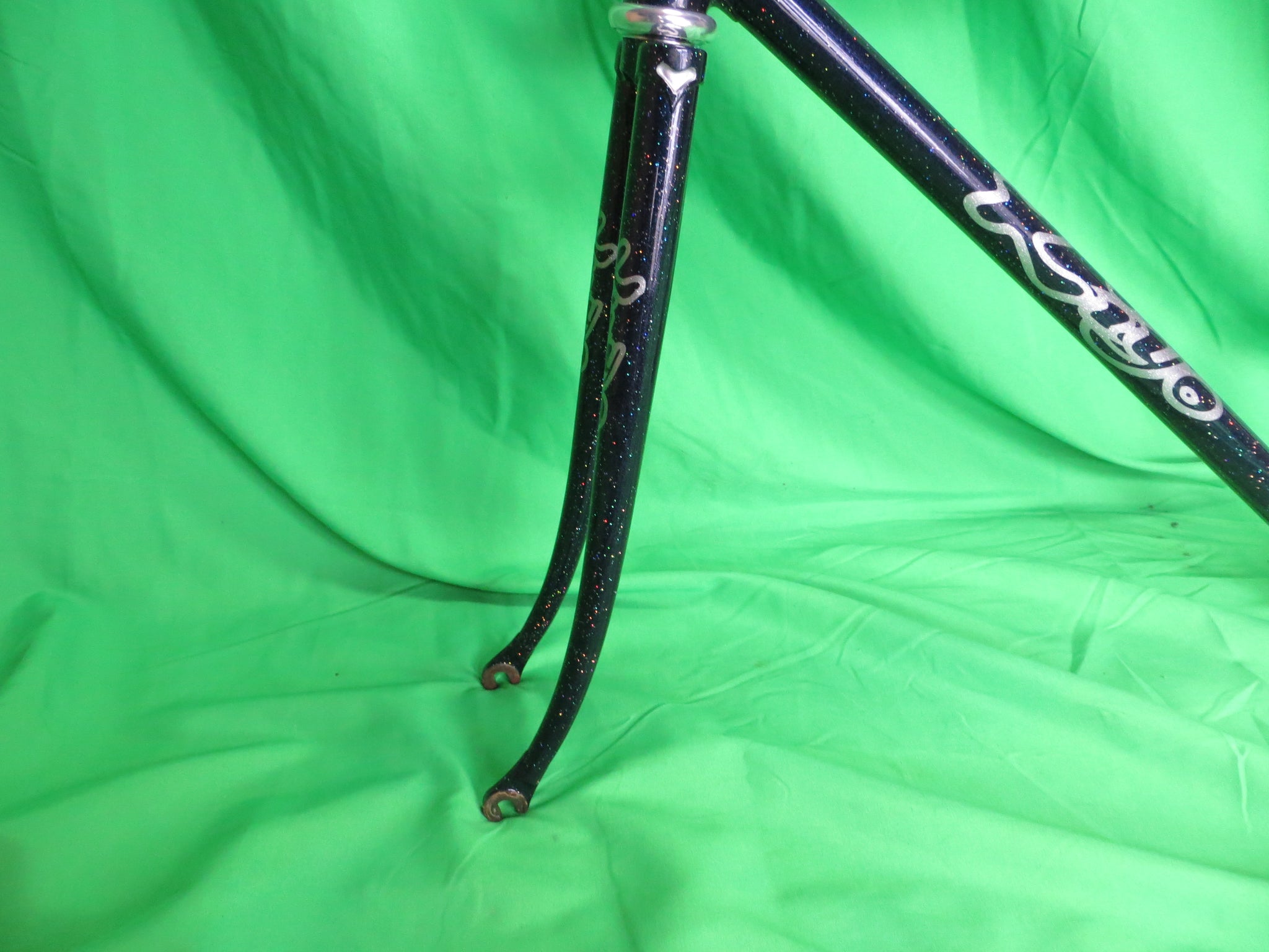 Kiyo Miyazawa // Navy Metallic with Rainbow Flake // 52cm – NJS EXPORT