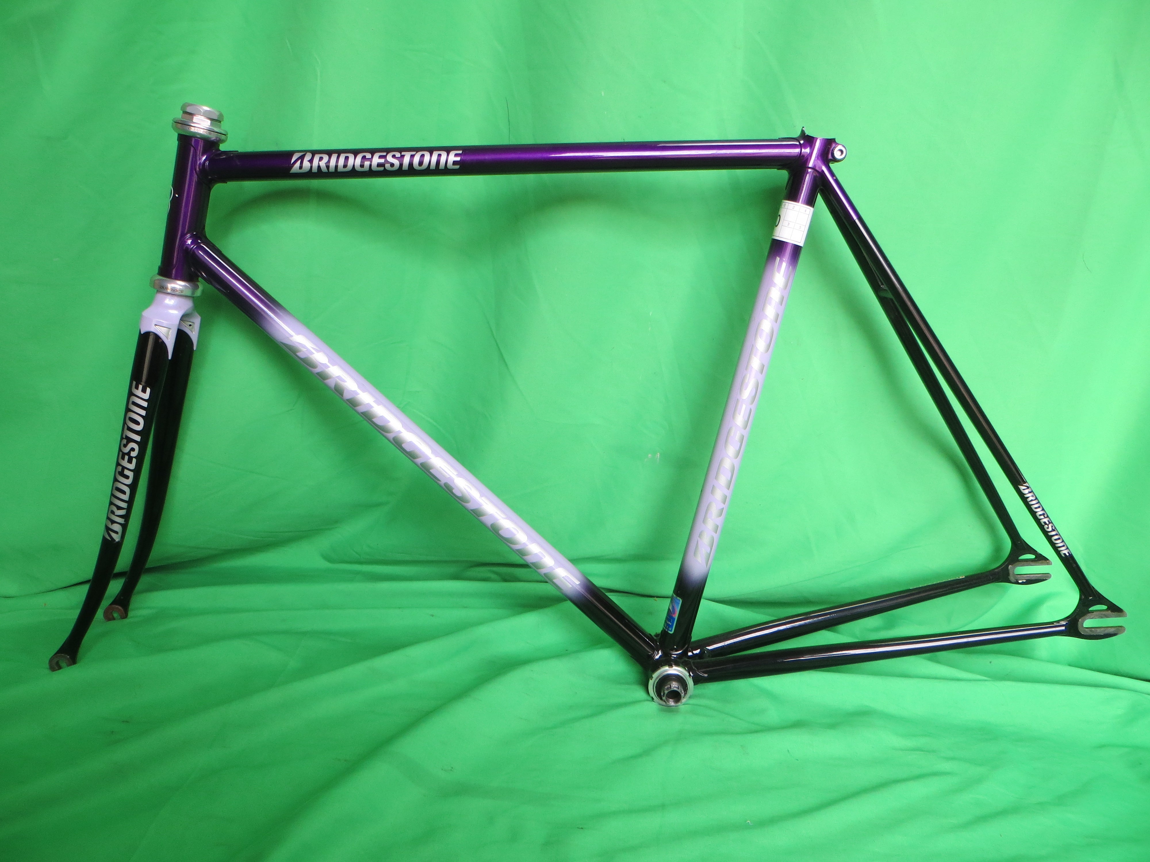 Bridgestone // Purple / MIdnight Purple / Violet Fade  // 52cm