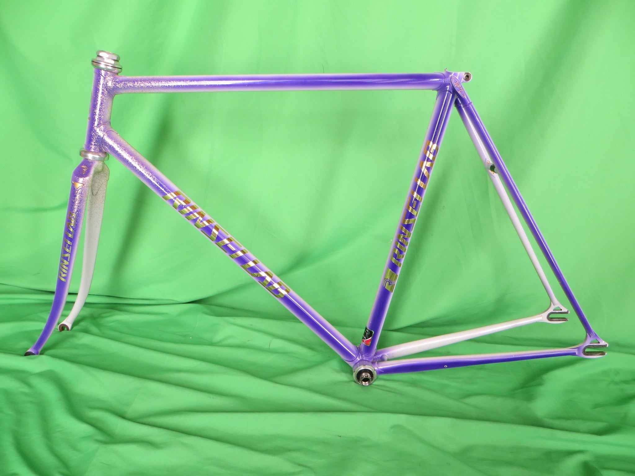 RINSEI LAB  // Purple White Fade with Gold Flake  // 54cm