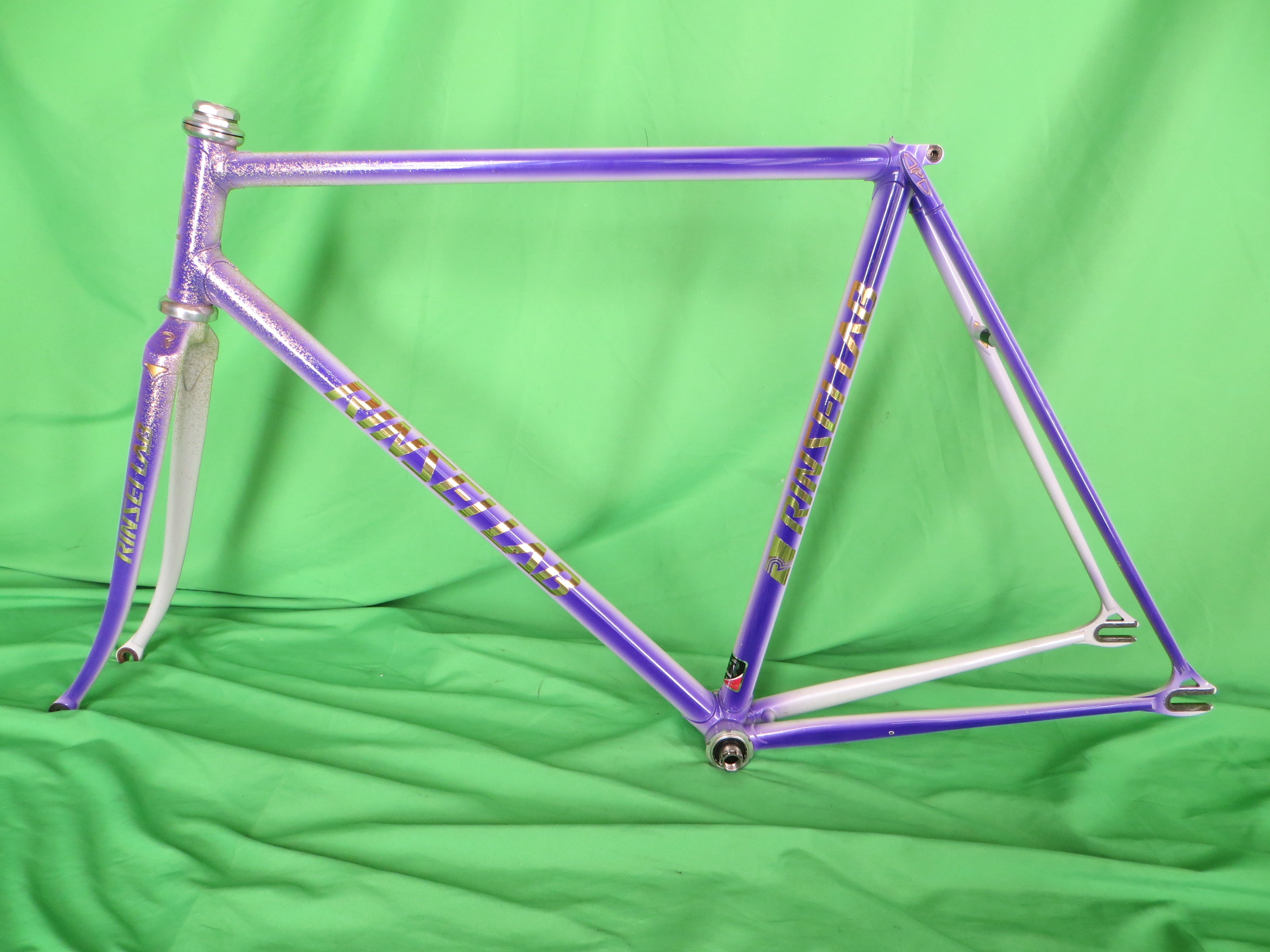 RINSEI LAB  // Purple White Fade with Gold Flake  // 54cm