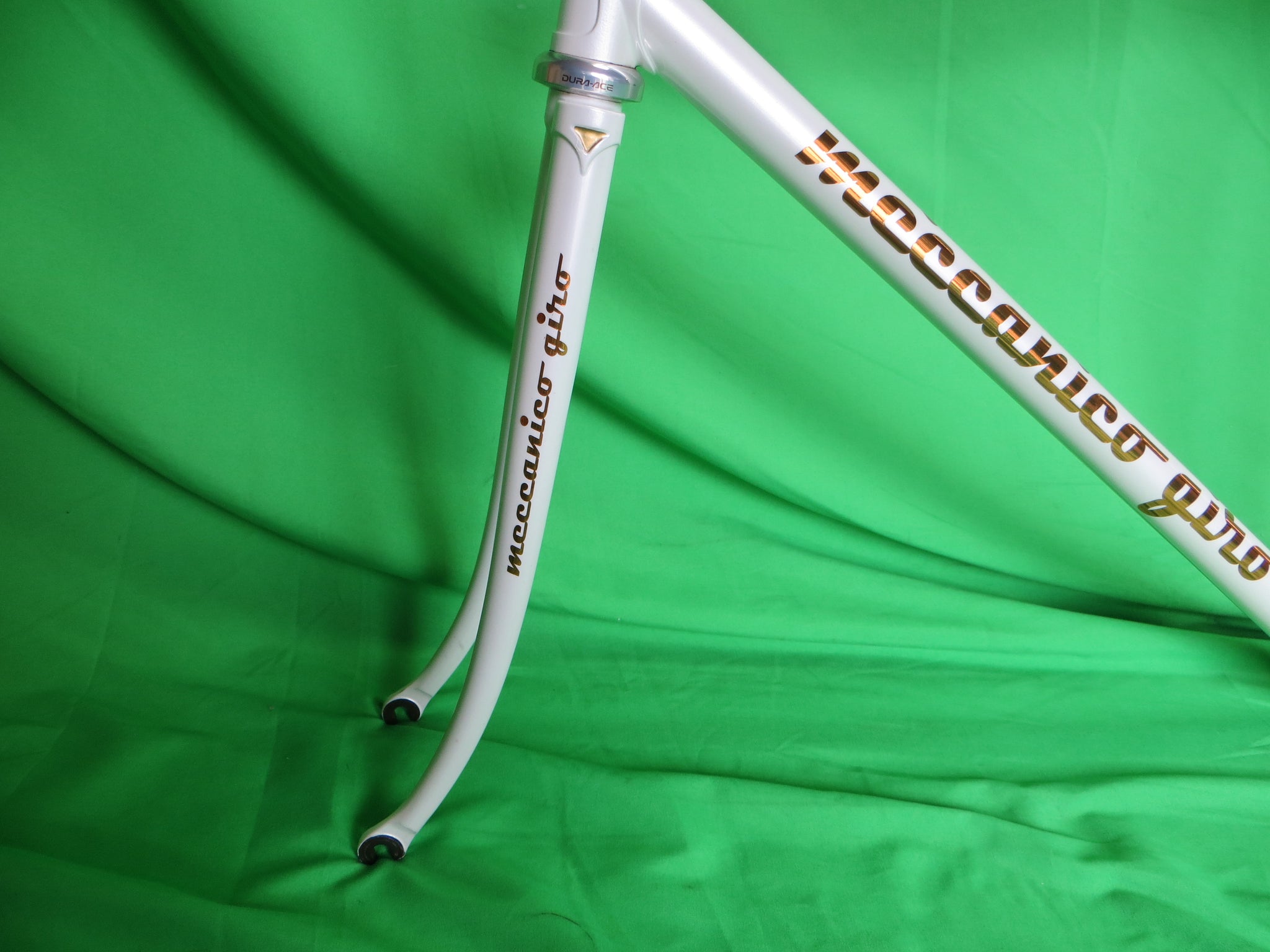 GIRO // White // 51.5cm – NJS EXPORT