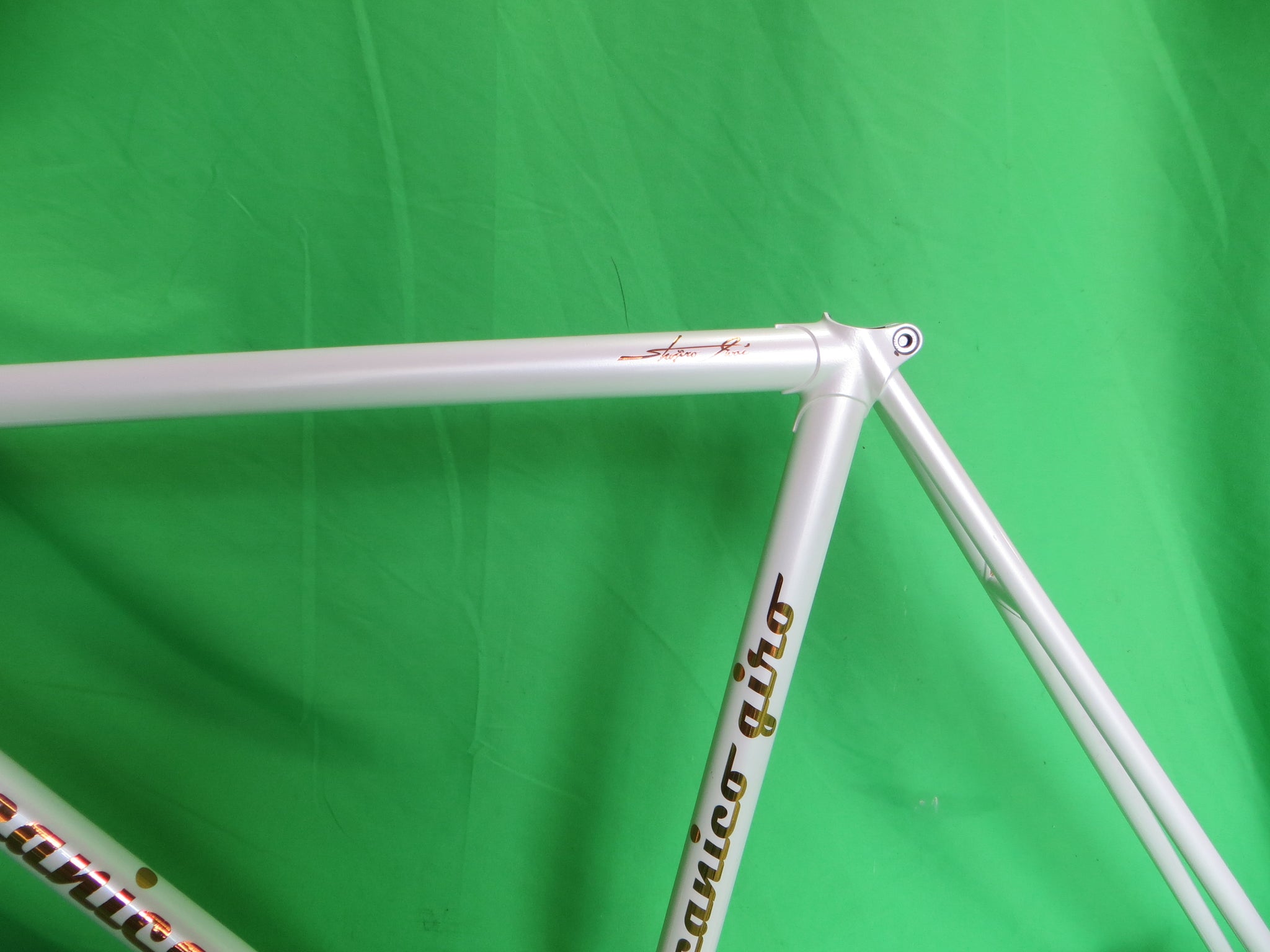 GIRO // White // 51.5cm – NJS EXPORT