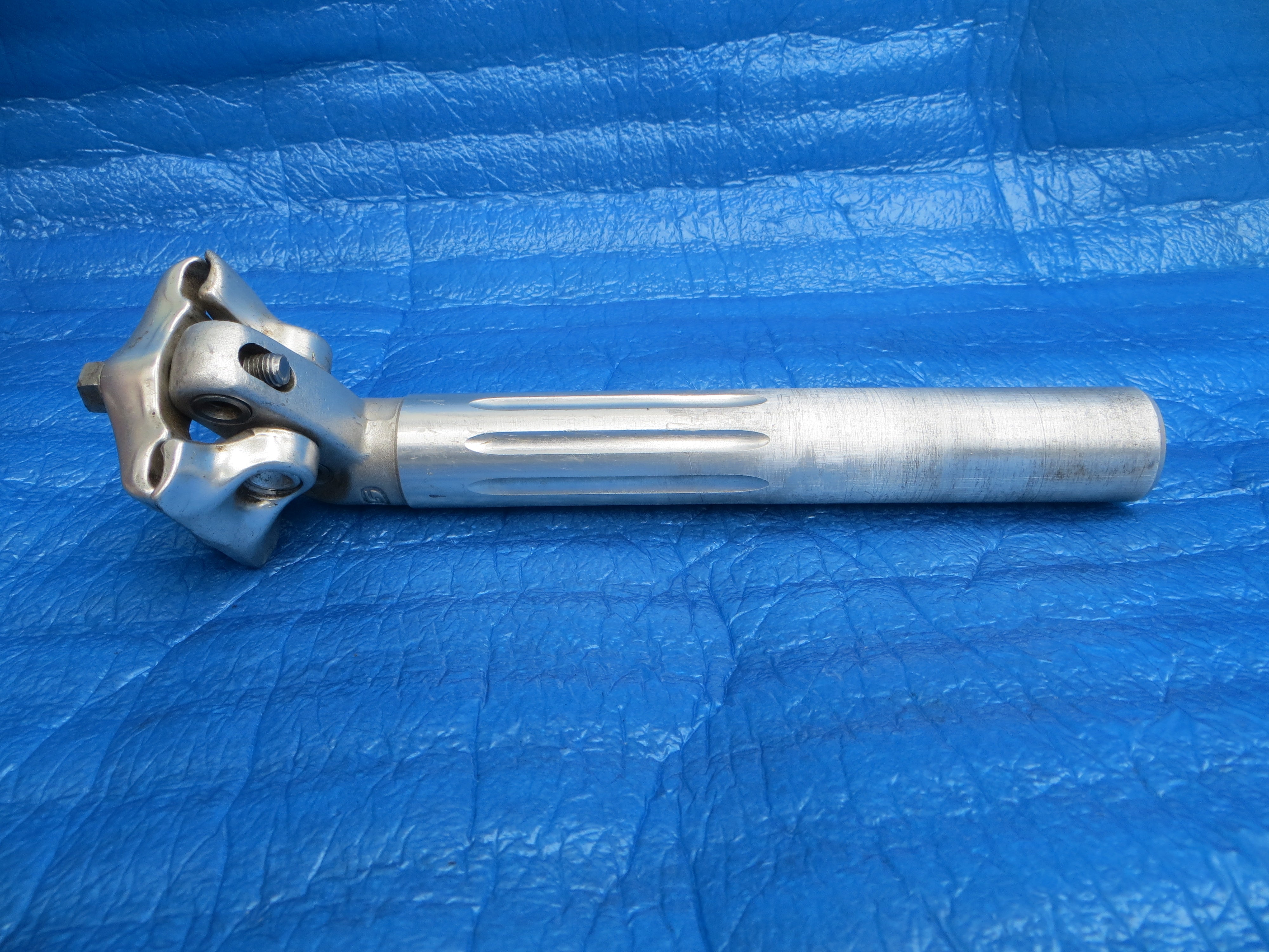 Sugino Fluted Non NJS Seatpost 26.8/44mm (25090304)