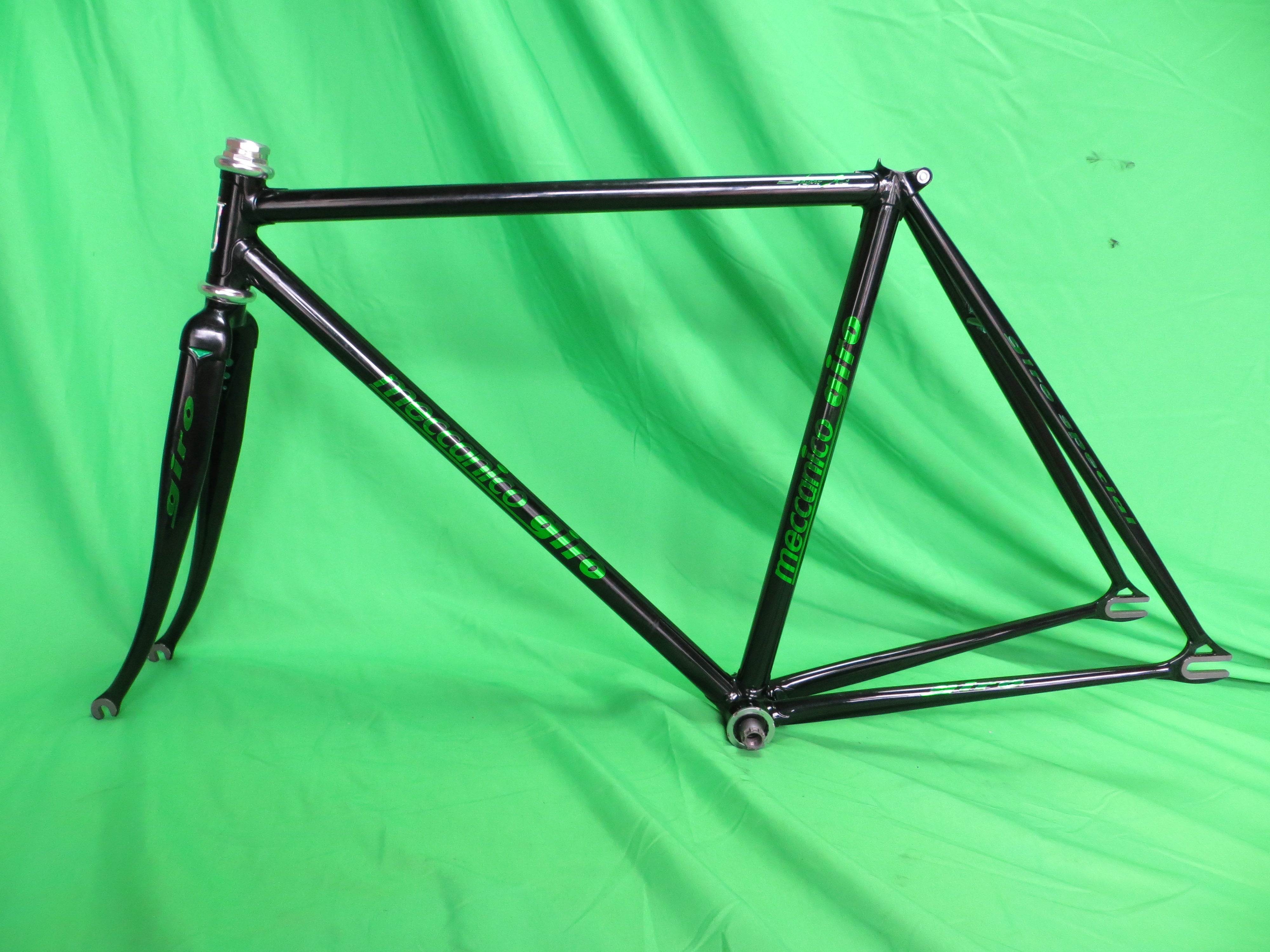 GIRO Columbus Max Fork // Black with fine green flakes // 49.5cm