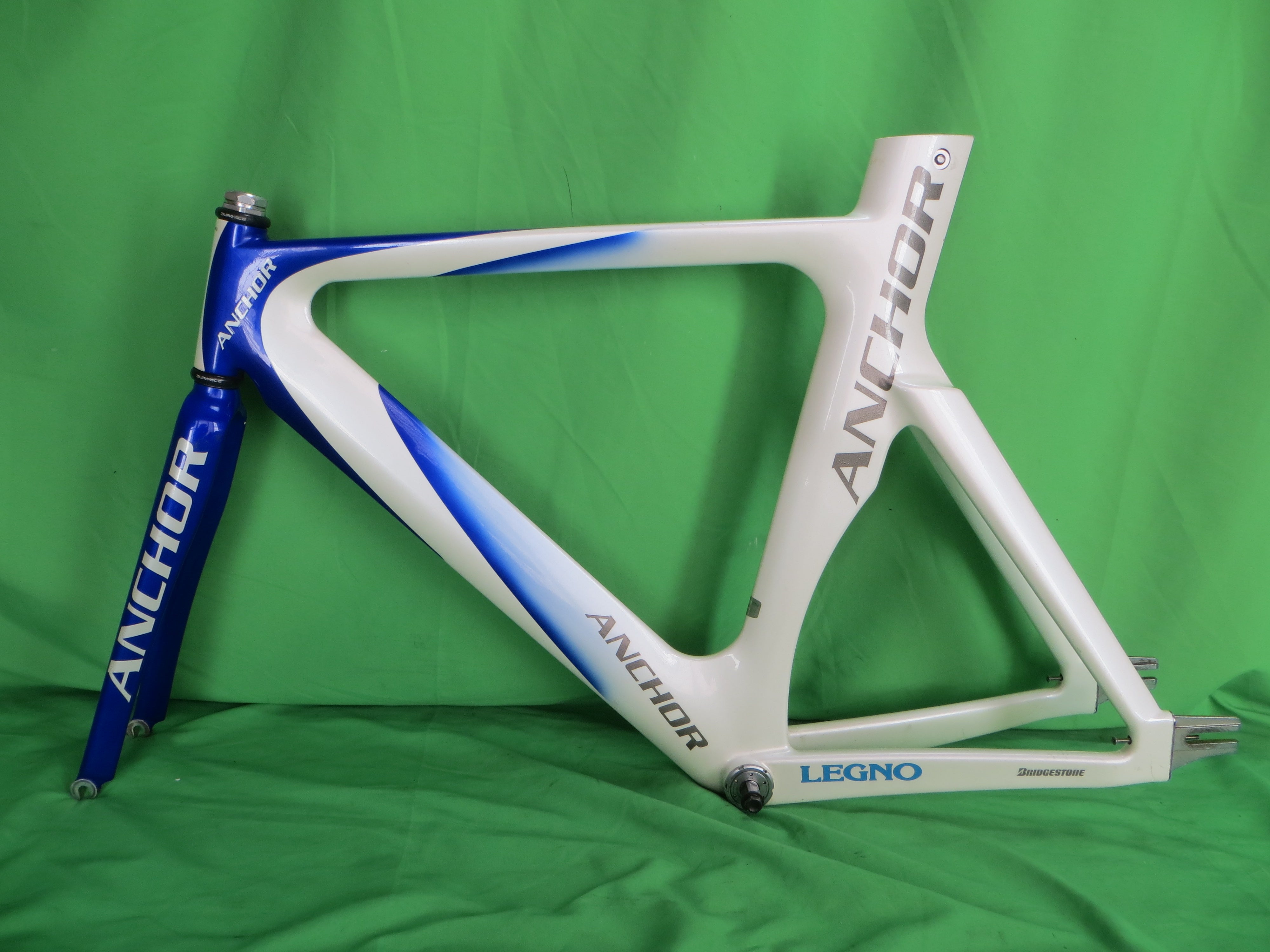 Anchor PHM7 Carbon Track Frame // Blue / White // 57cm Non NJS Sugino 75 Super LAP NJS