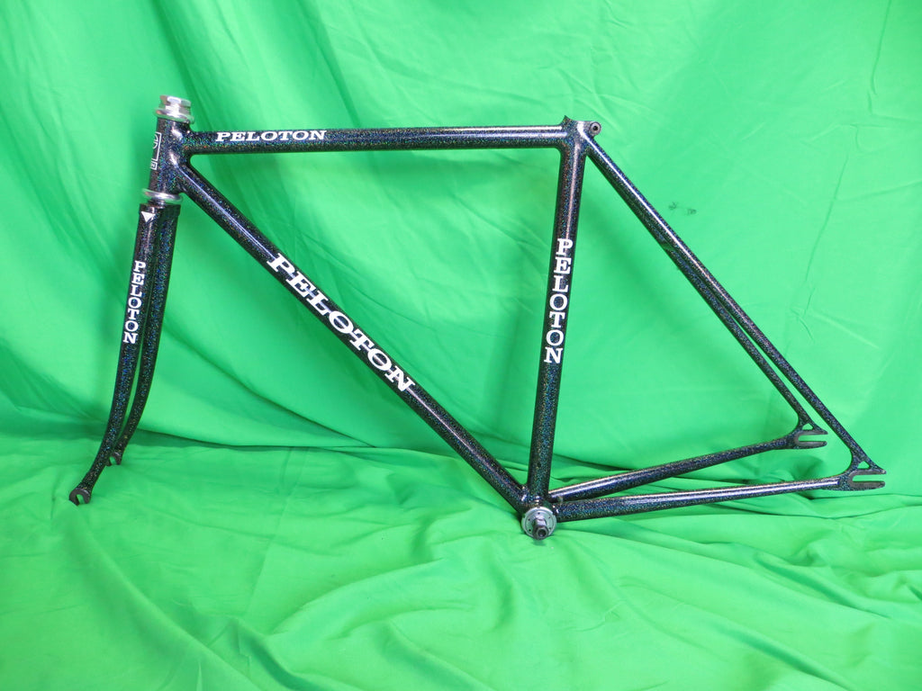 Peloton MINI // Black with Super Rainbow Flake // 48cm