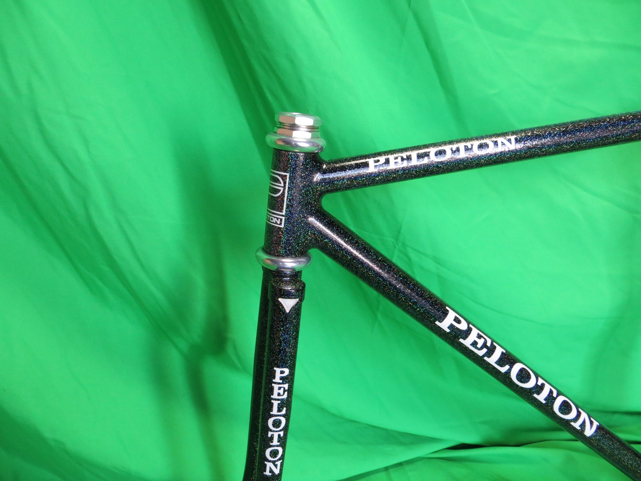 Peloton MINI // Black with Super Rainbow Flake // 48cm – NJS EXPORT