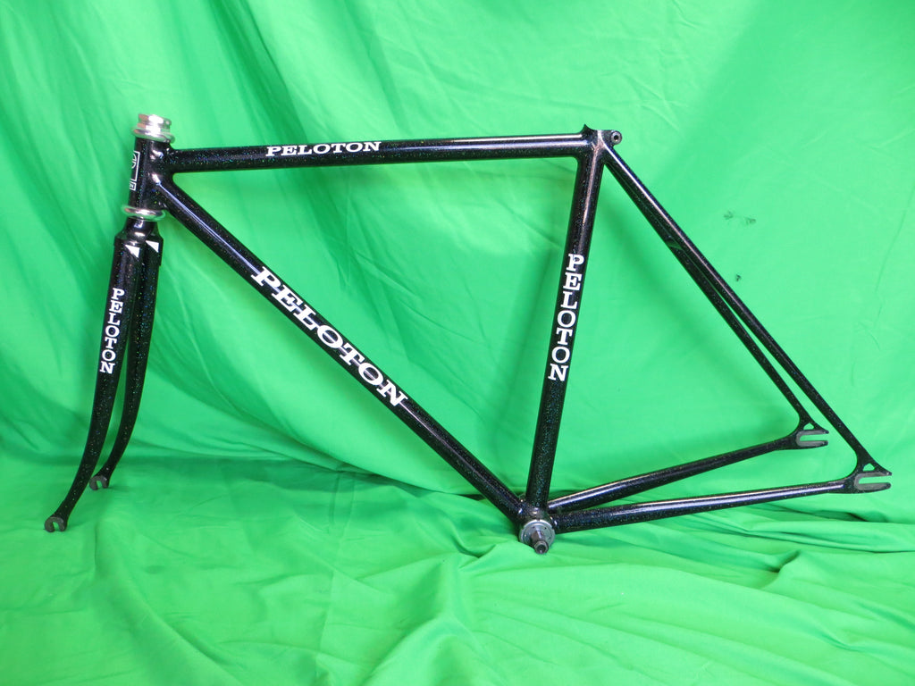 Peloton MINI // Black with Rainbow Flake // 48cm