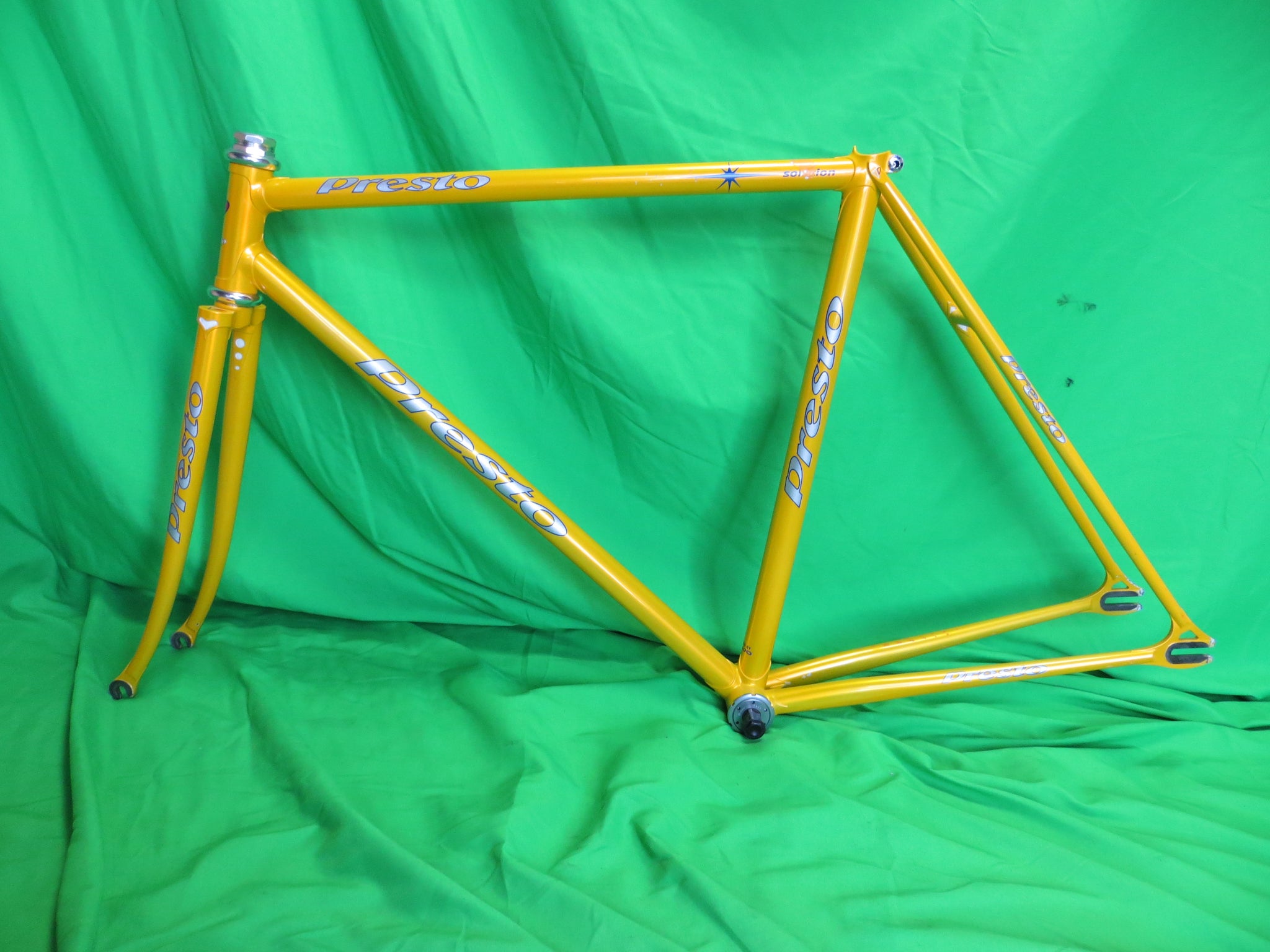 Peloton // Yellow Metallic // 50.5cm