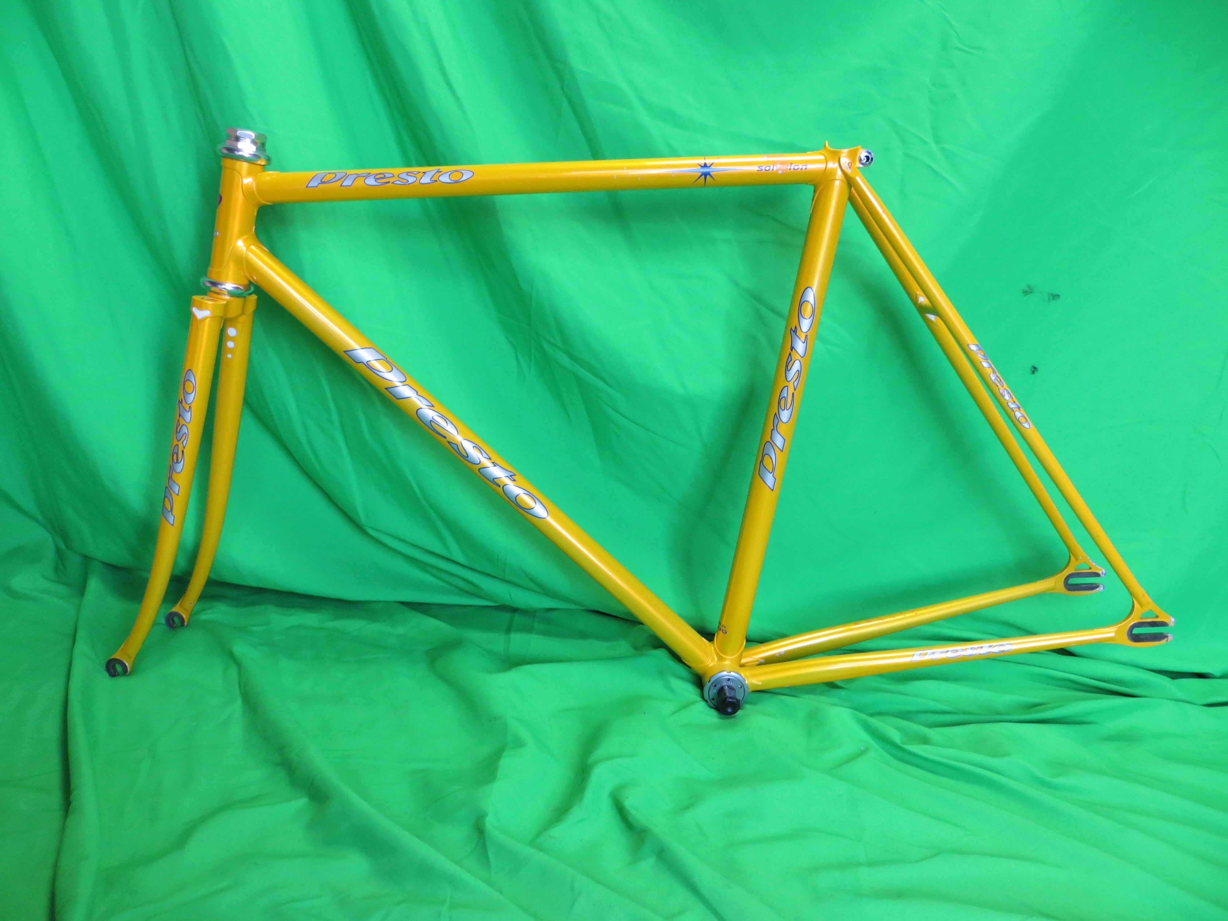 Peloton // Yellow Metallic // 50.5cm