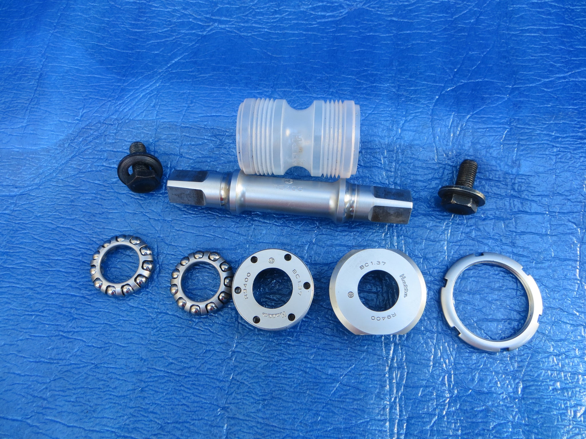 Hatta R9400 NJS Bottom Bracket (25010201)