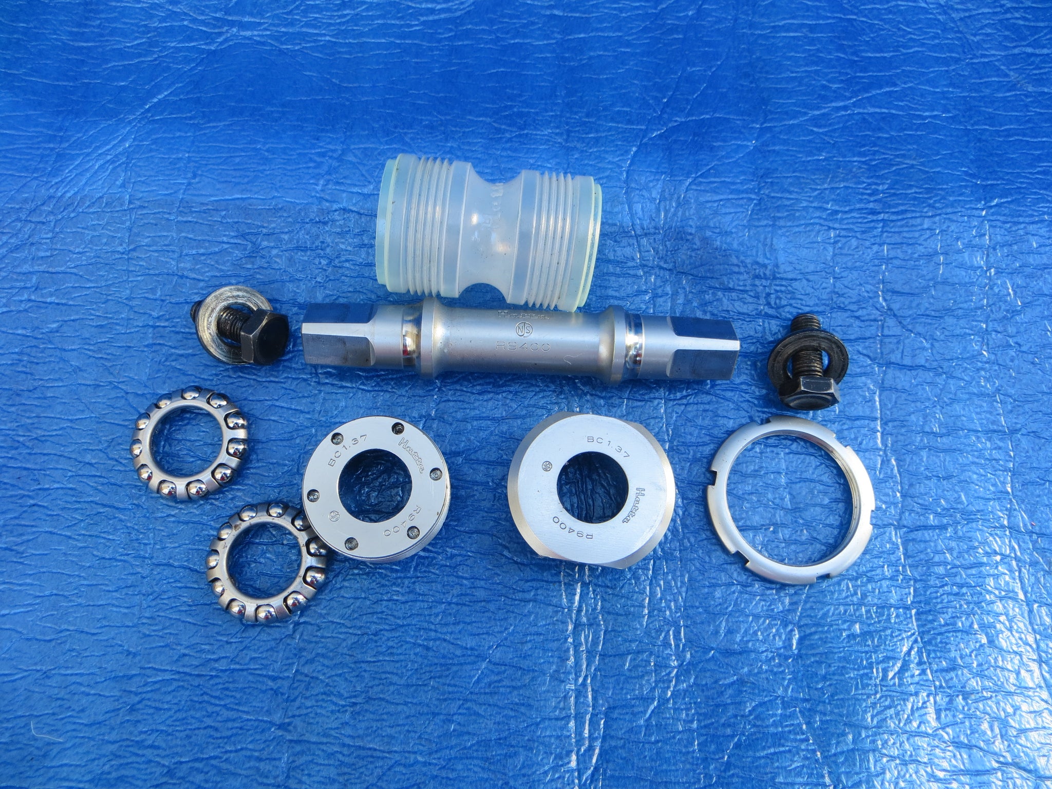 Hatta R9400 NJS Bottom Bracket (25010202)