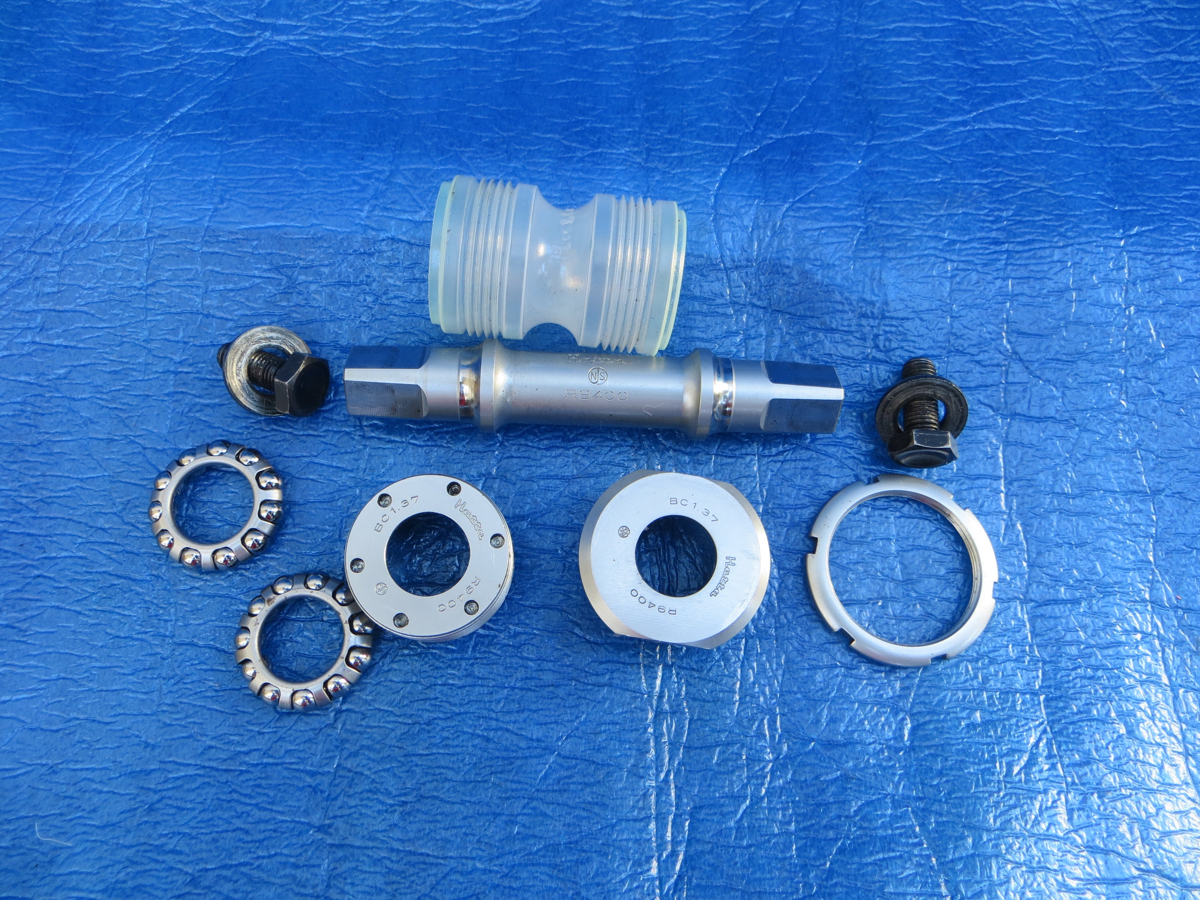Hatta R9400 NJS Bottom Bracket (25010202)