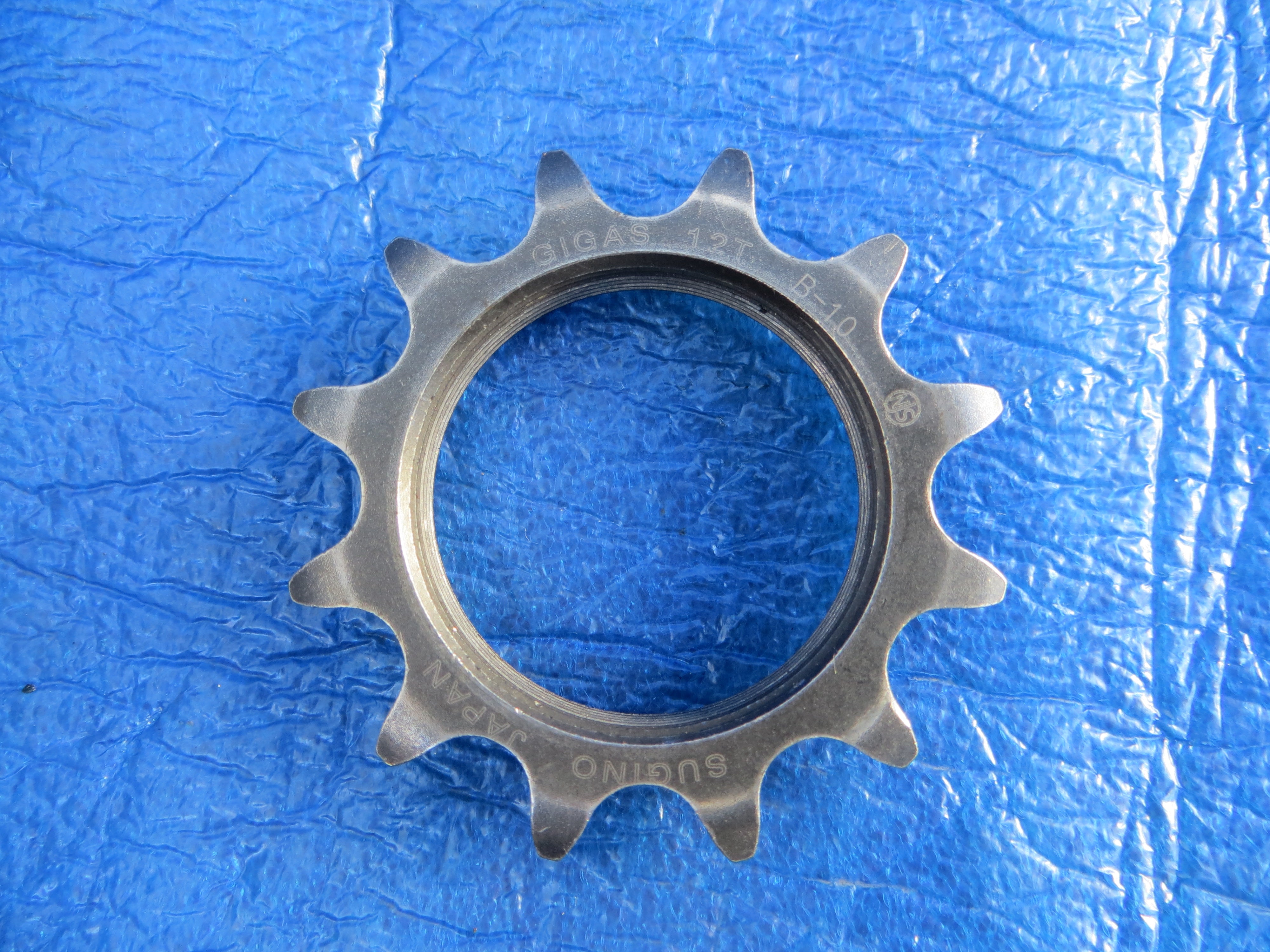 Sugino Gigas 12t 1/8” Track Cog NJS (25010442)
