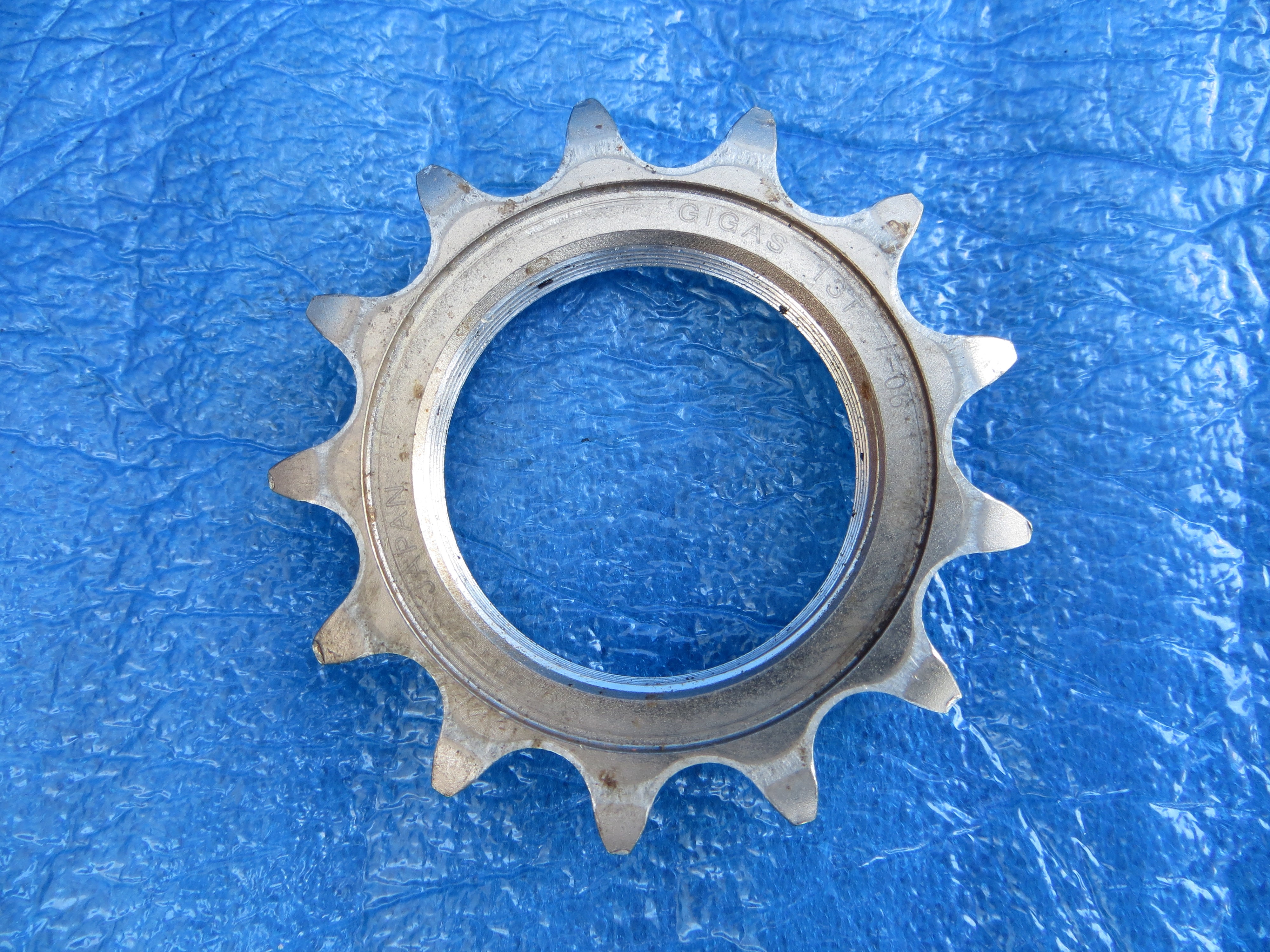 Sugino Gigas 13t 1/8” Track Cog NJS (25100201)