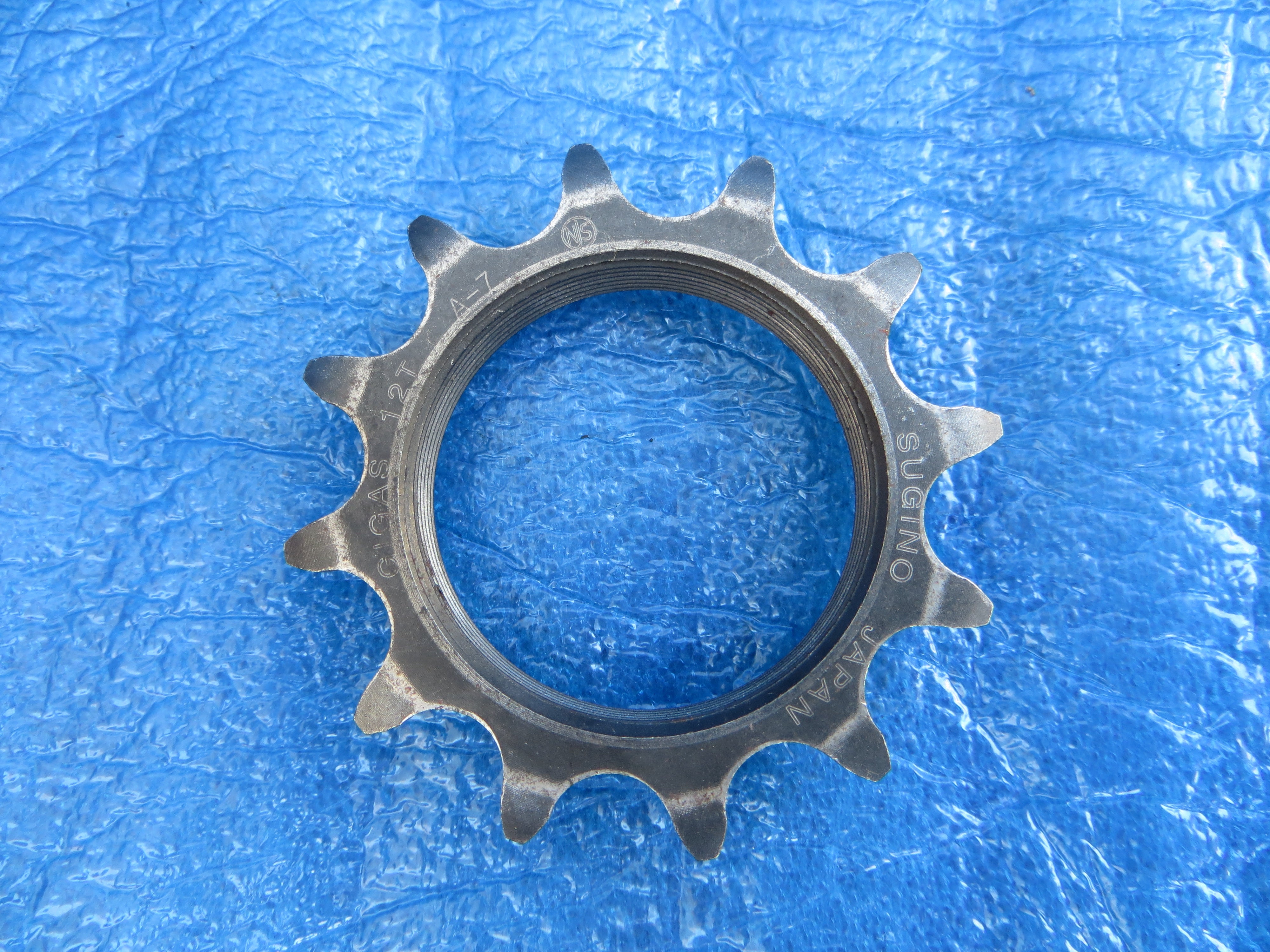 Sugino Gigas 12t 1/8” Track Cog NJS (25100205)