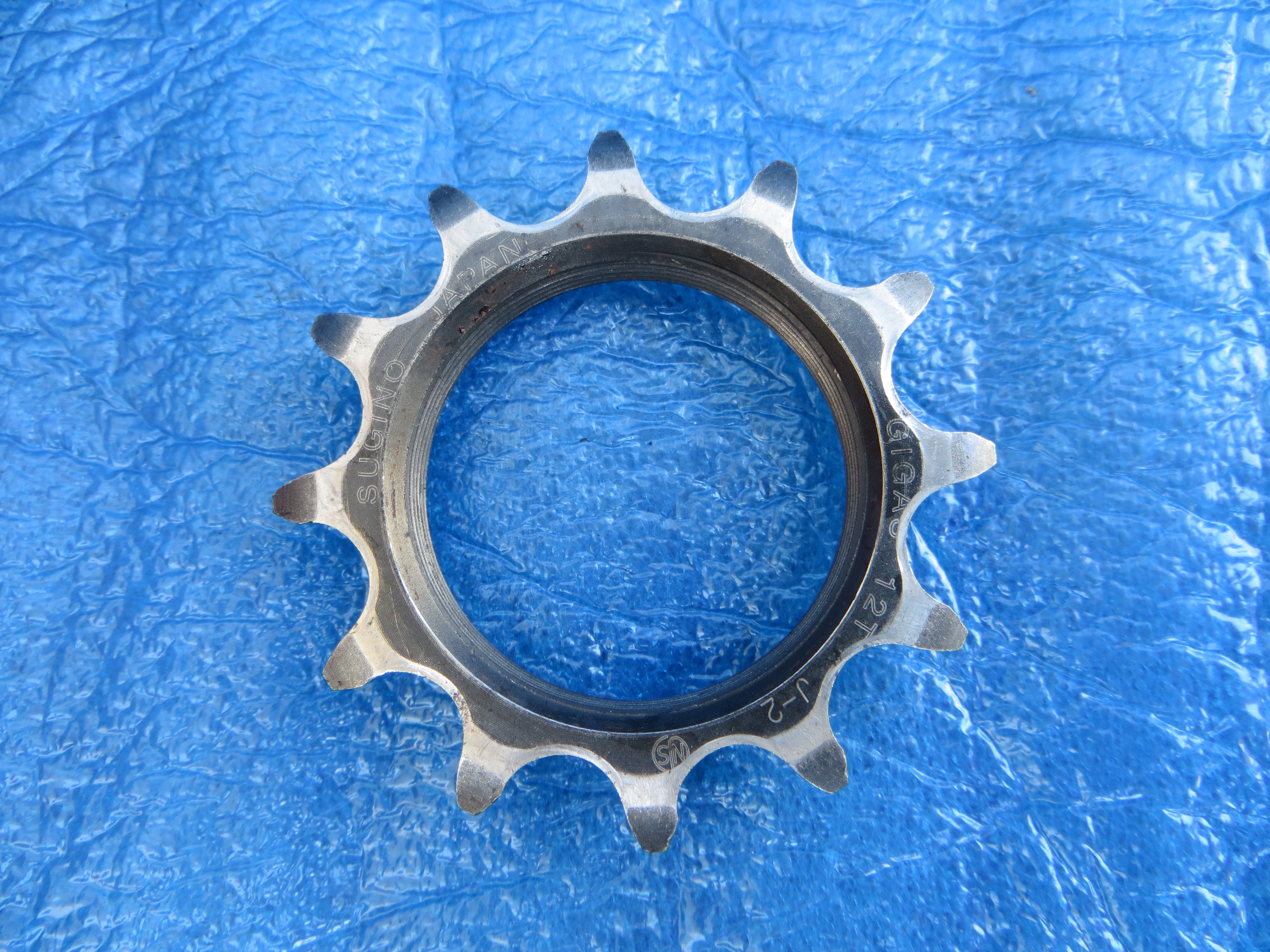 Sugino Gigas 12t 1/8” Track Cog NJS (25100206)