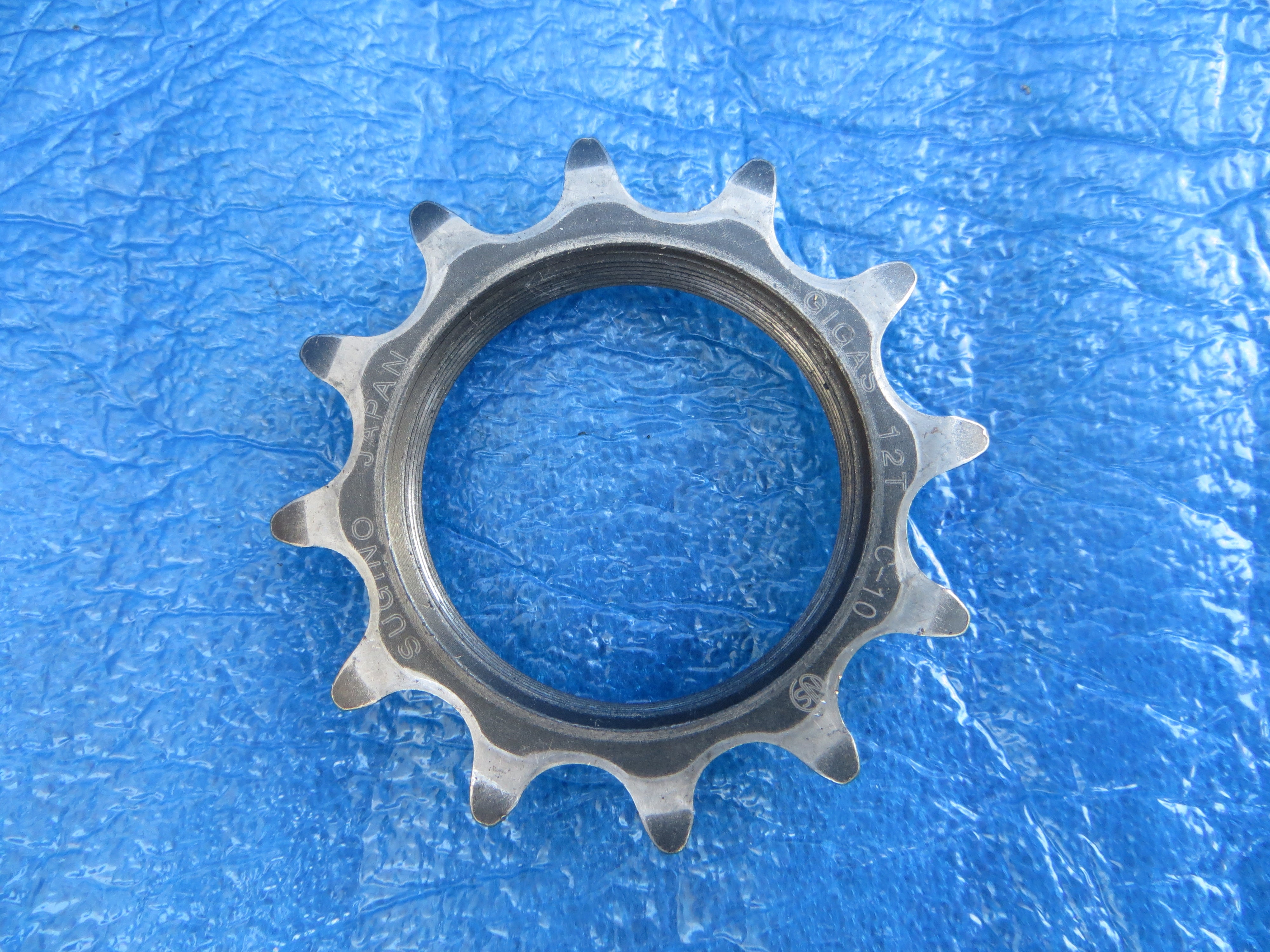 Sugino Gigas 12t 1/8” Track Cog NJS (25100208)