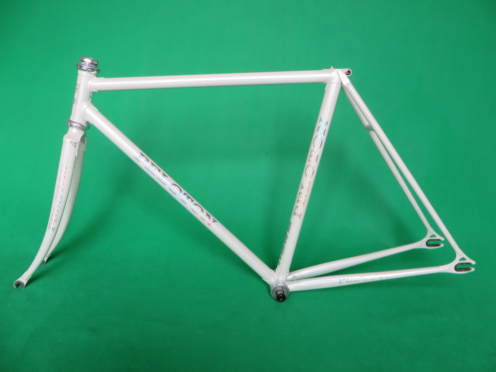 Peloton White Kanji (50cm)