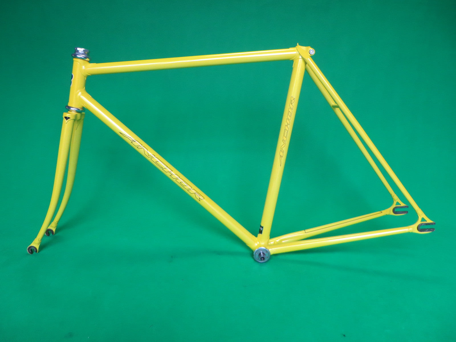 Anchor // Metallic Yellow // 51.5cm