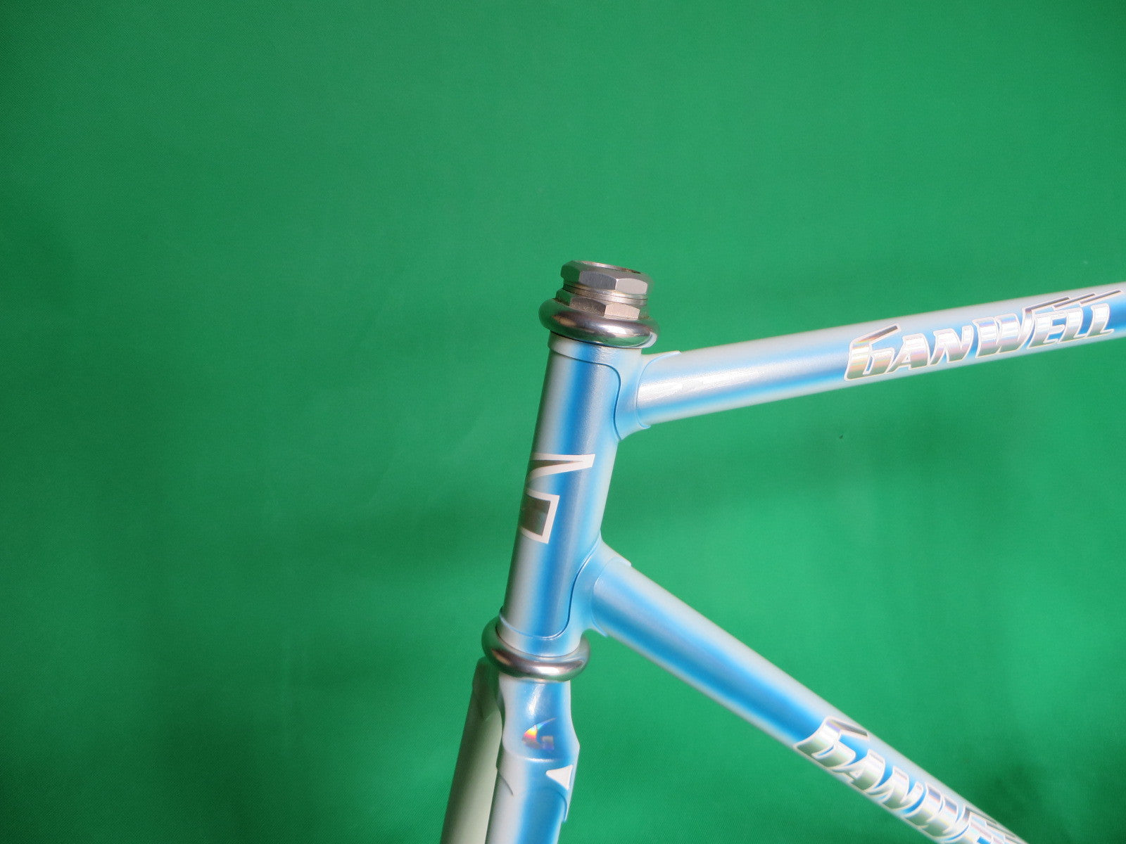 Gan Well Pro Blue Fade (53cm) – NJS EXPORT