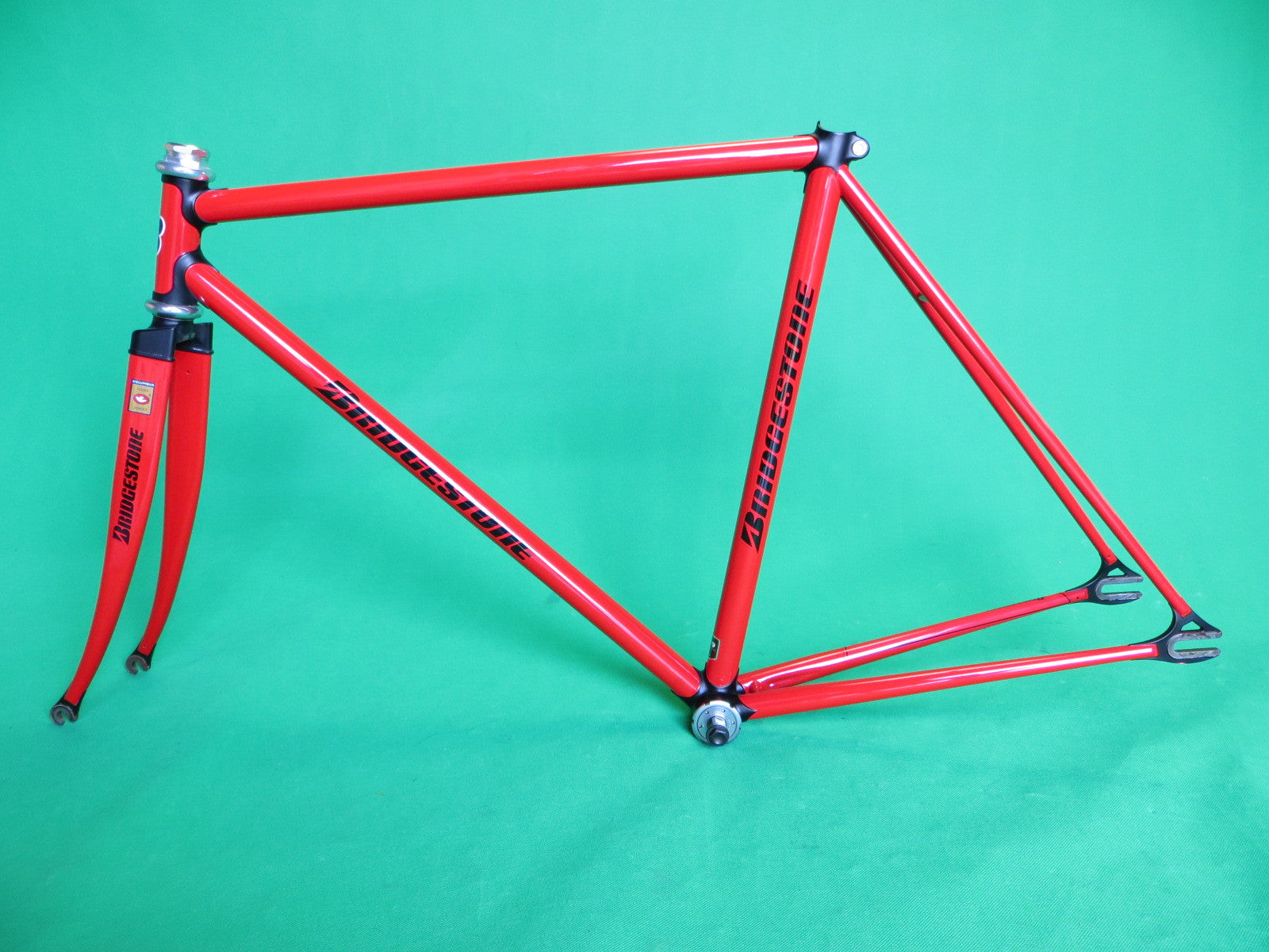 BRIDGESTONE // red / matte black lugs // COLUMBUS MAX fork // 50.5cm