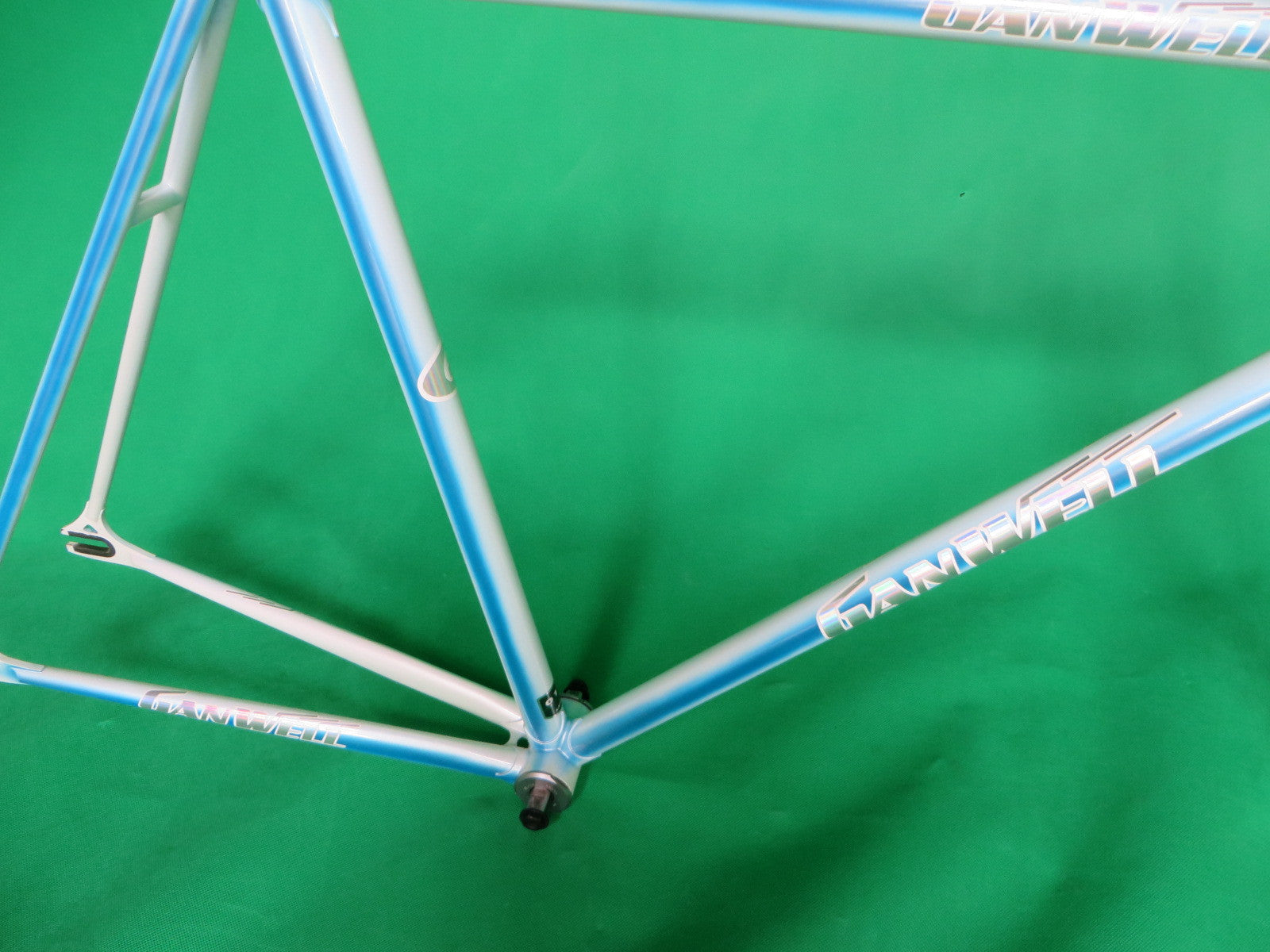 Gan Well Pro Blue Fade (53cm) – NJS EXPORT Gan Well Pro Blue Fade (53cm) – NJS EXPORT