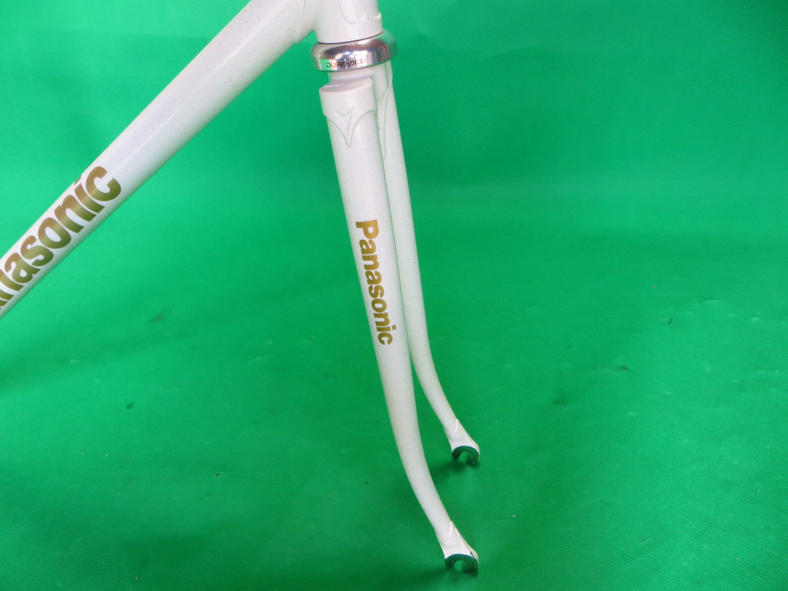 PANASONIC // white + gold flake // 51cm – NJS EXPORT