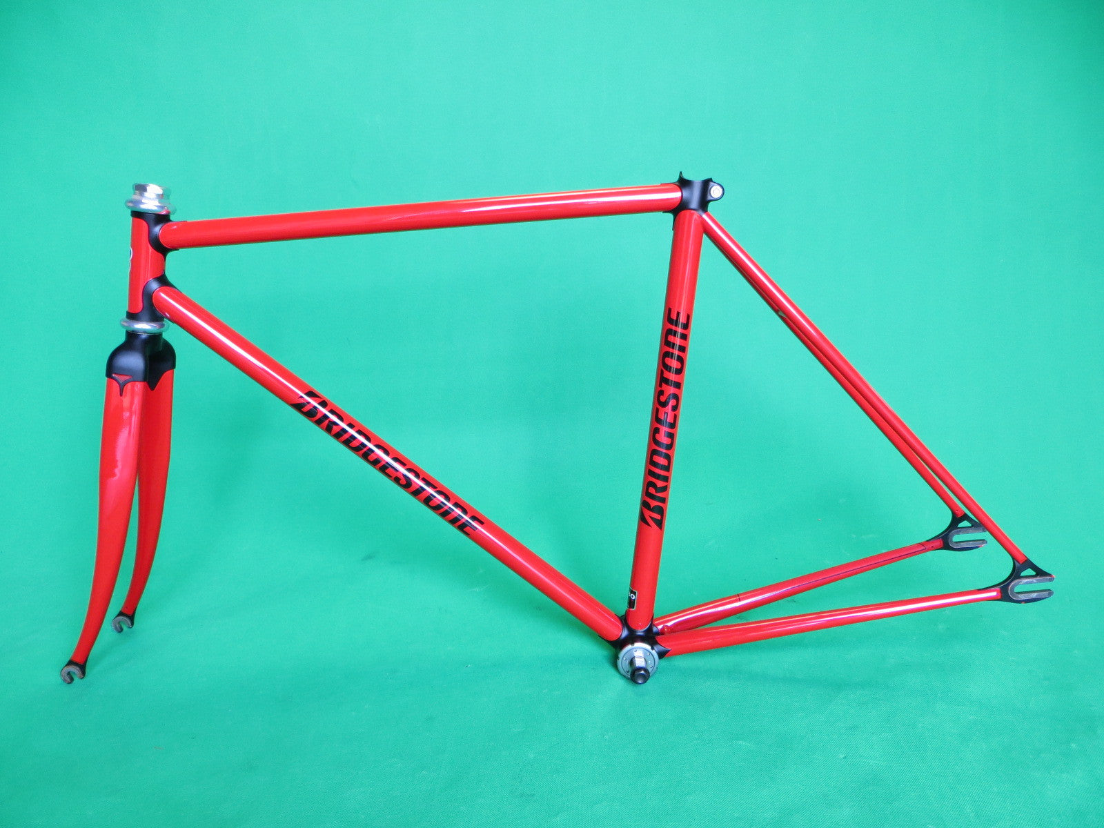 BRIDGESTONE // red w/matte black lugs // COLUMBUS MAX fork // Kasei 8630R // 49cm