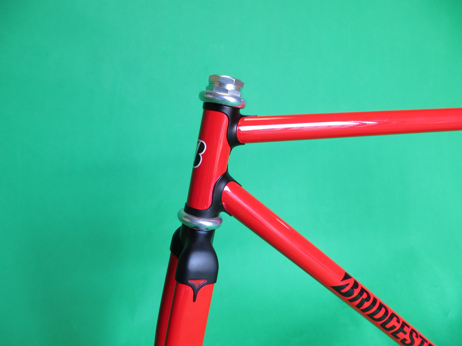 BRIDGESTONE // red w/matte black lugs // COLUMBUS MAX fork