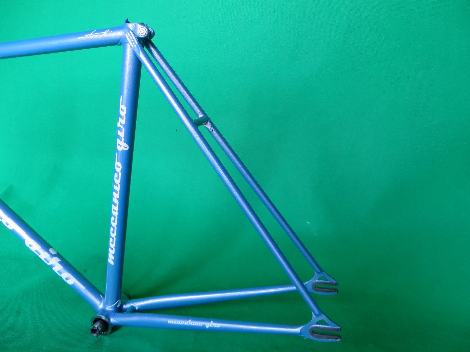 Meccanico Giro Greyish-Blue Factory Refinished {52.5cm} – NJS EXPORT