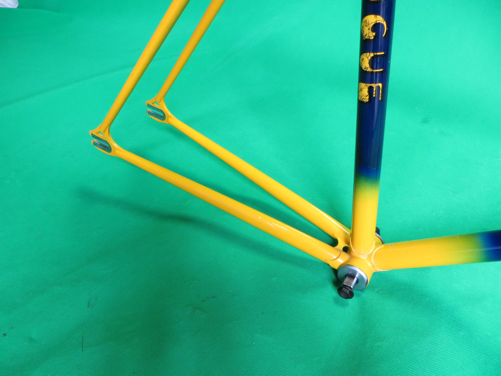 VOGUE // dark blue + yellow fade // 51cm – NJS EXPORT