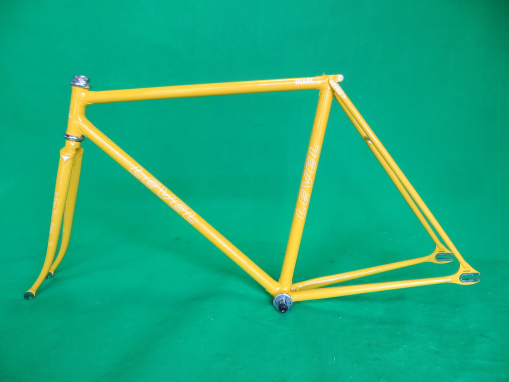 LEVEL // yellow // 50.5cm