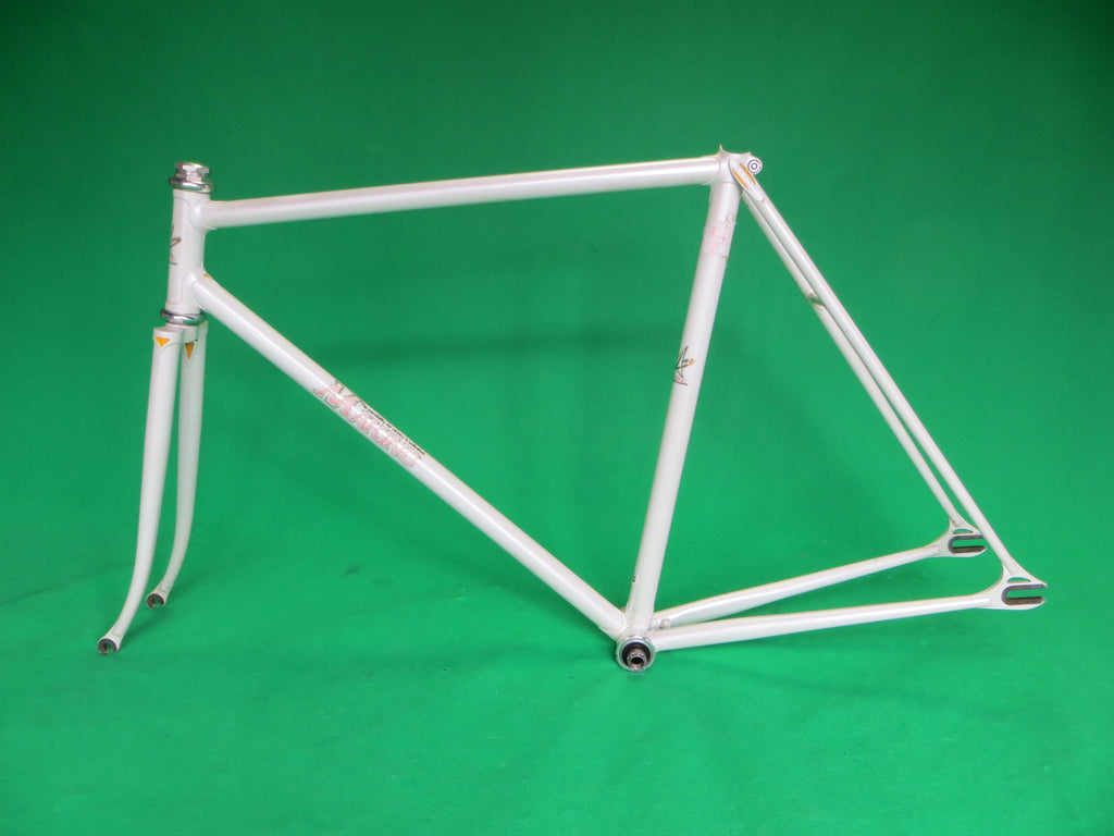 MAKINO // White 2003 // 53cm