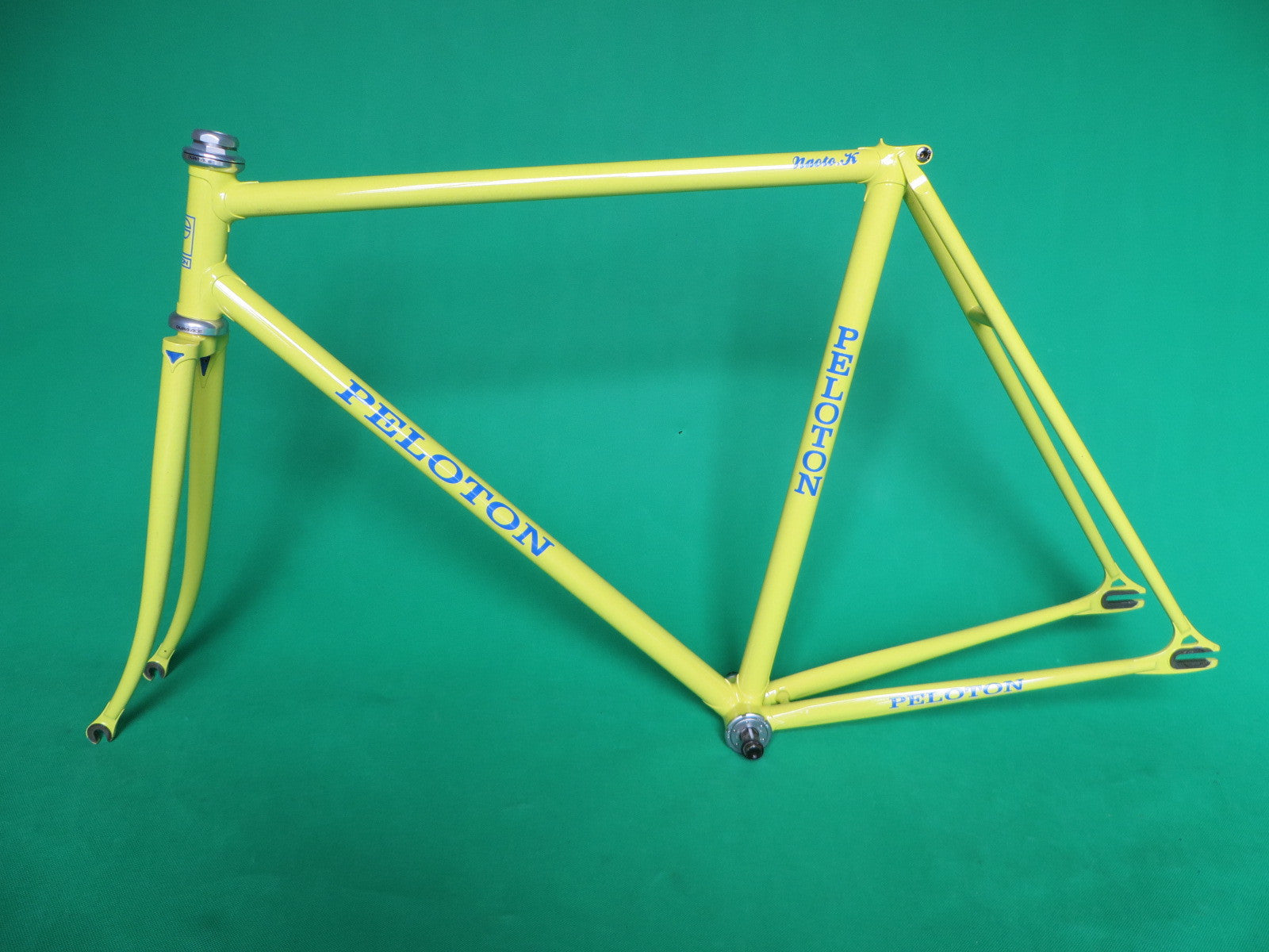 Peloton Yellow/Gold Flake (52.5cm)
